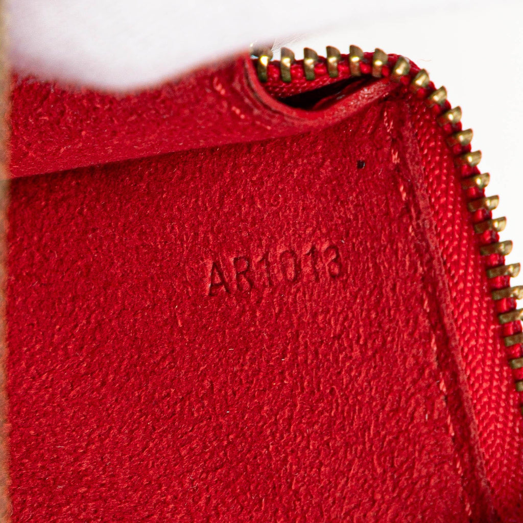 Louis Vuitton Epi Pochette Accessoires (SHG-C70OL0)