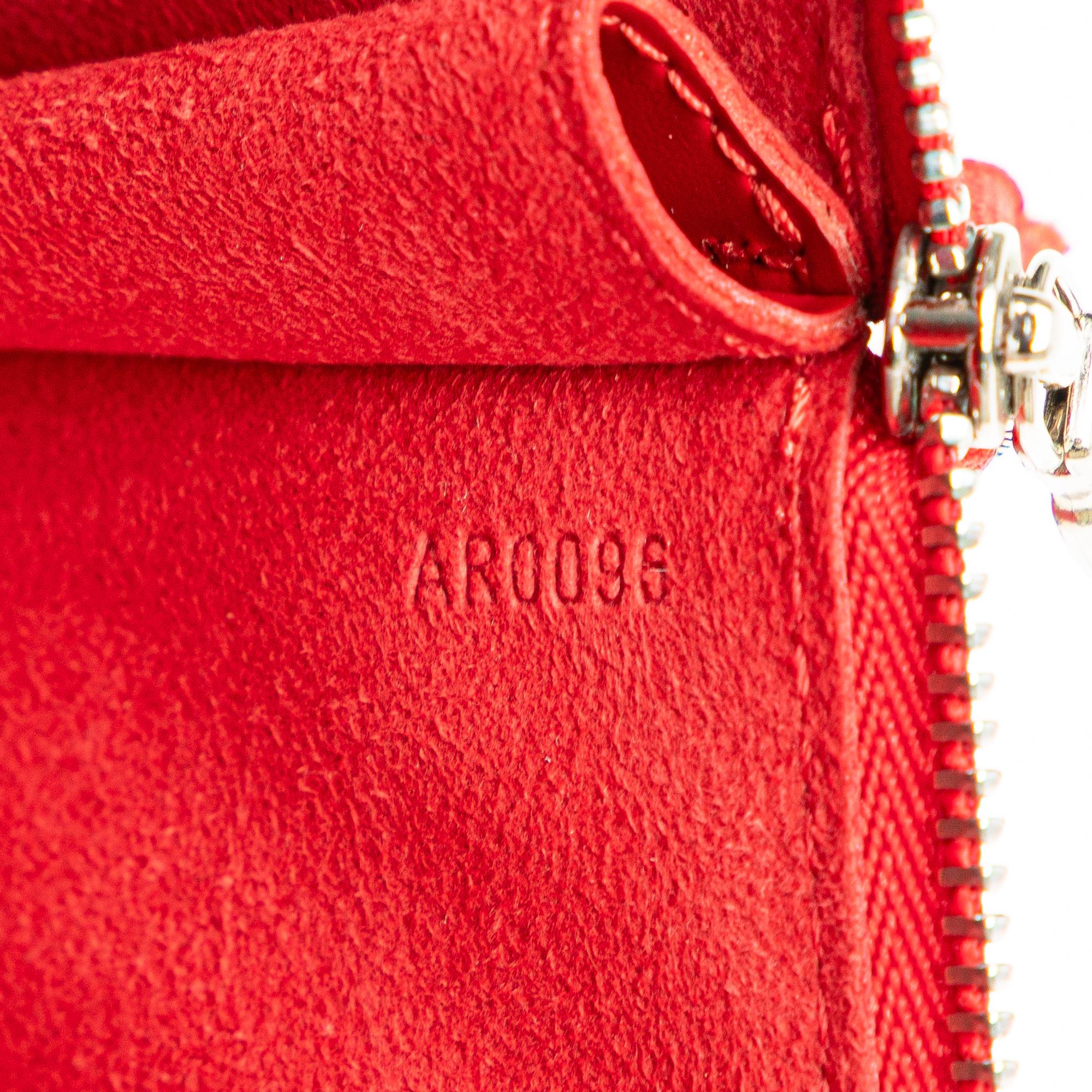Louis Vuitton Epi Pochette Accessoires (SHG-JwiHK0)