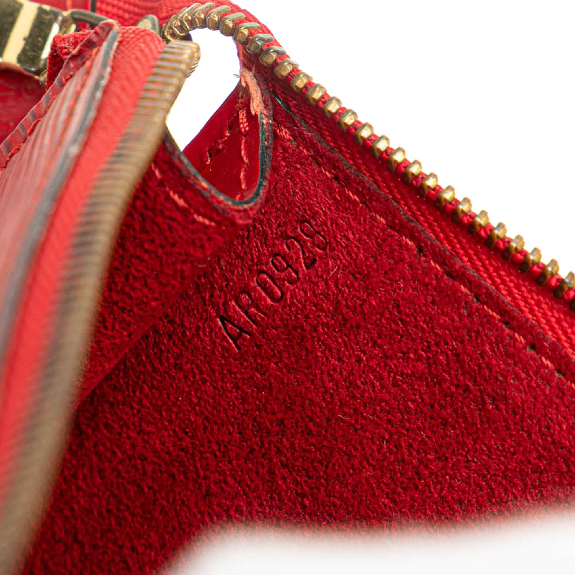 Louis Vuitton Epi Pochette Accessoires (SHG-RQHaz5)