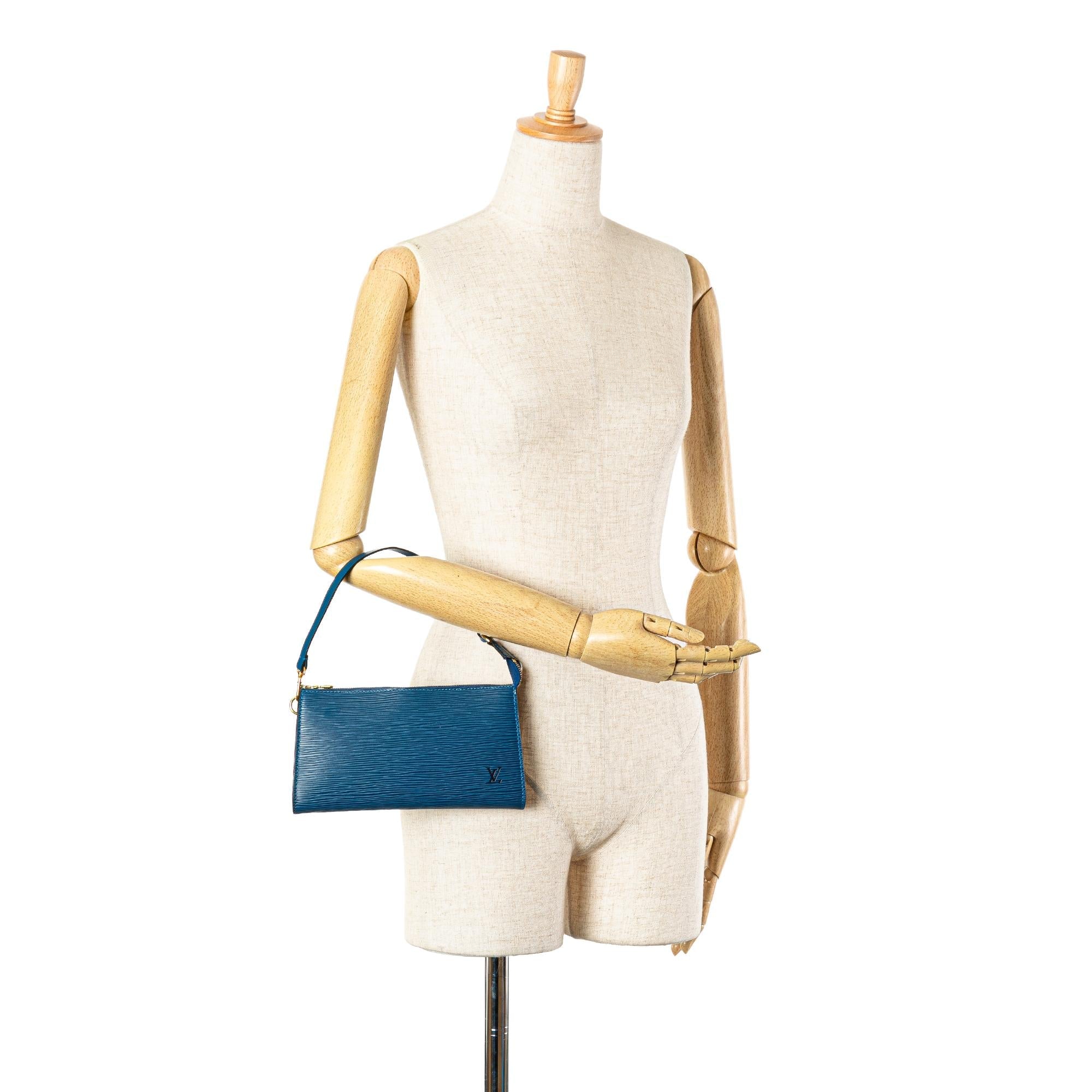 Louis Vuitton Epi Pochette Accessoires (SHG-Qqnnmj)