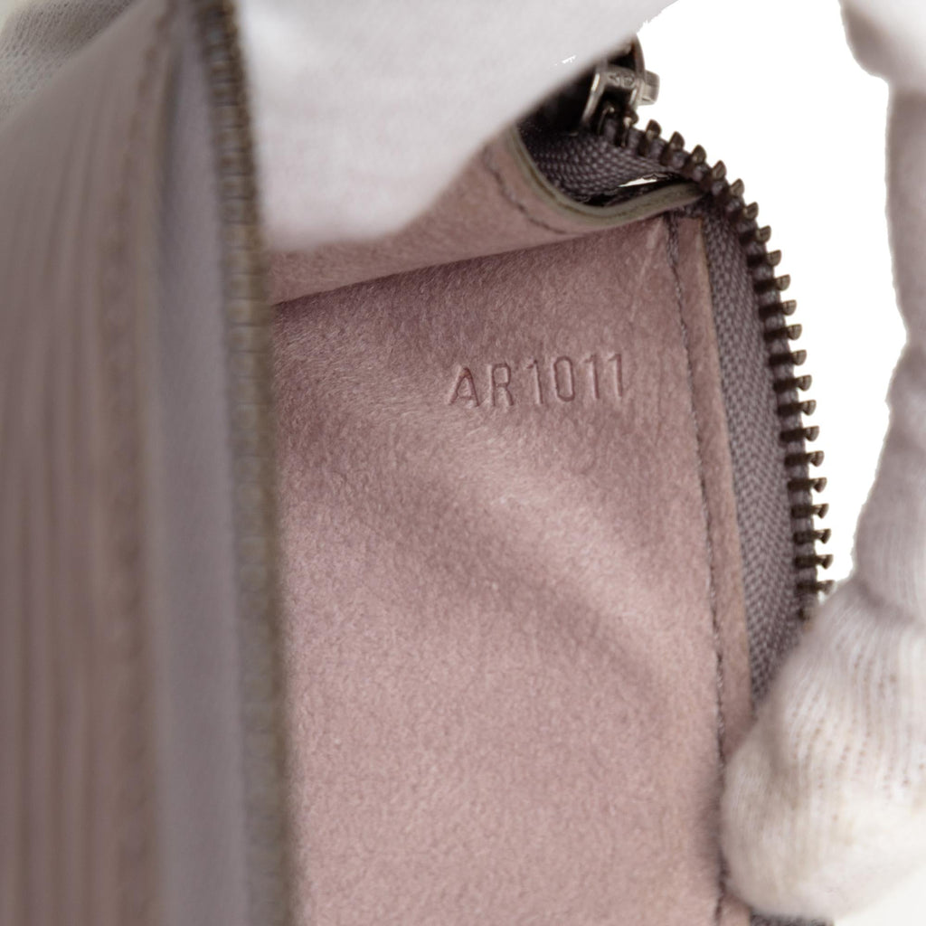 Louis Vuitton Epi Pochette Accessoires