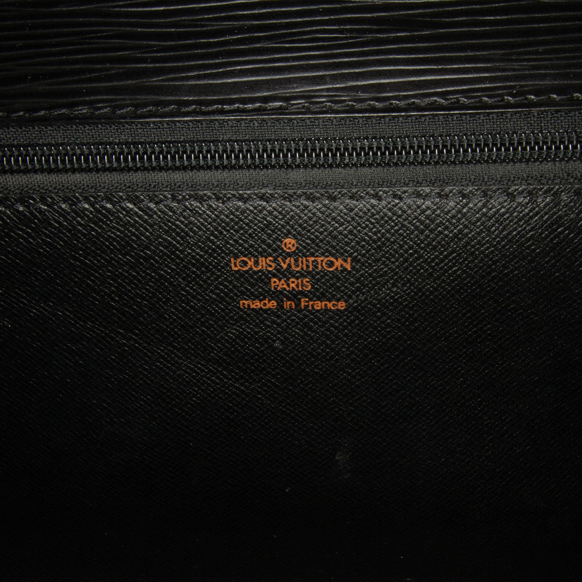 Louis Vuitton Epi Pochette Chaillot (SHG-b8islk)