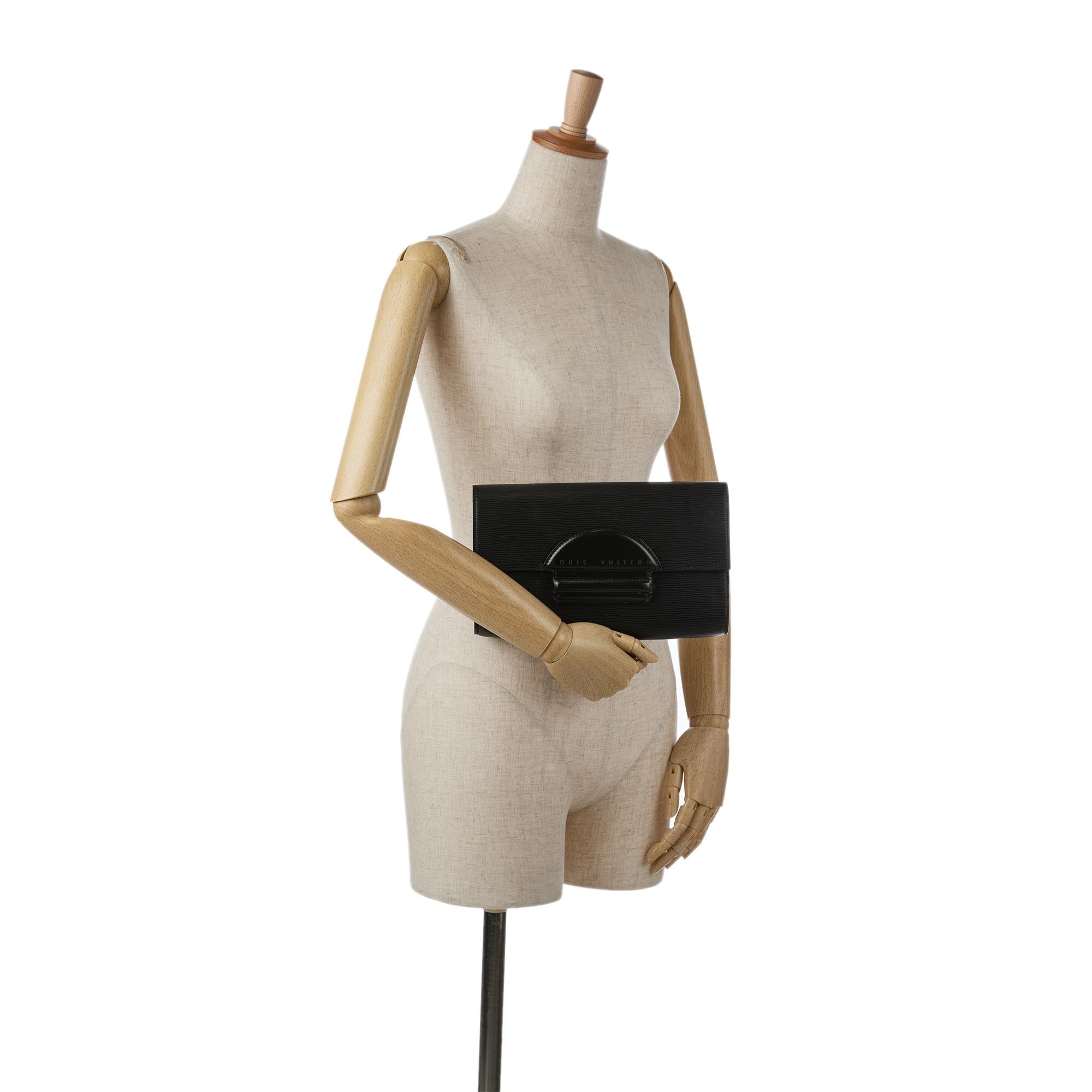 Louis Vuitton Epi Pochette Chaillot (SHG-b8islk)