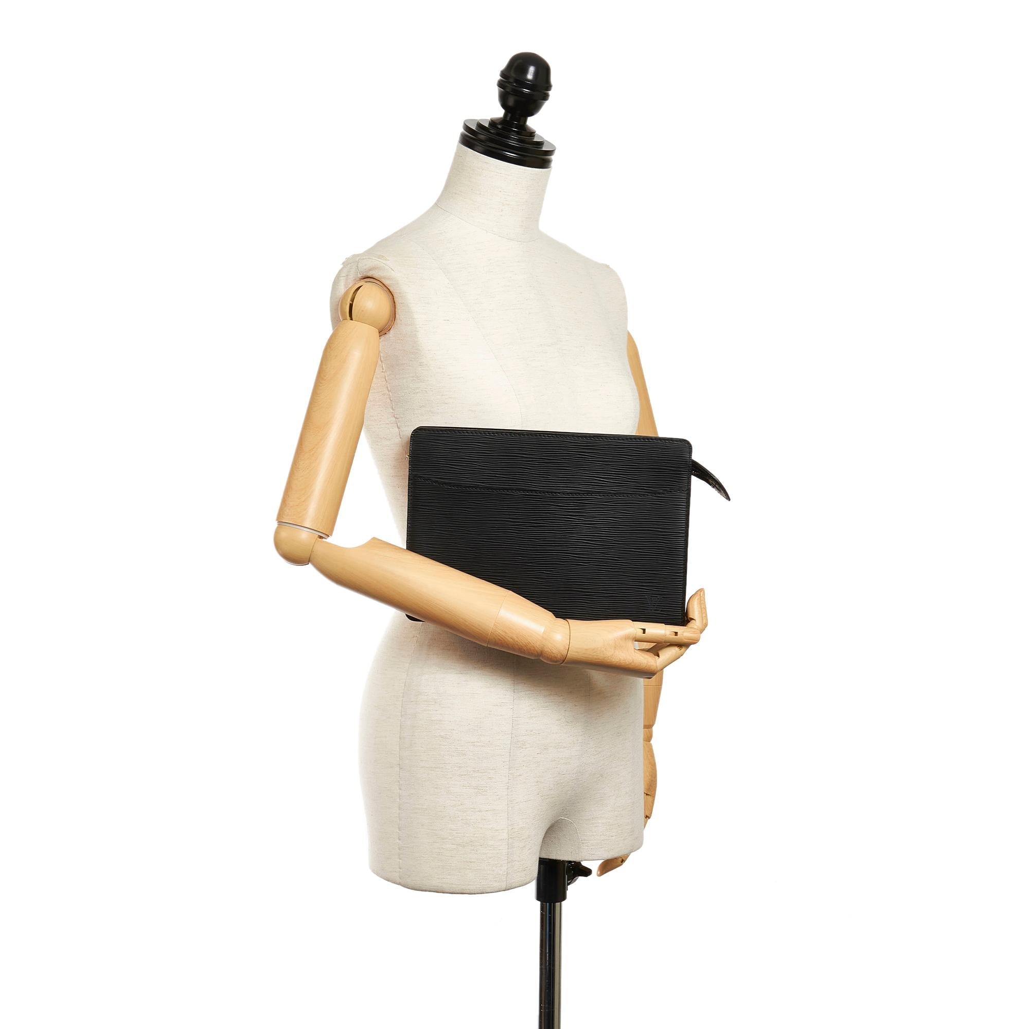 Louis Vuitton Epi Pochette Homme (SHG-29451)