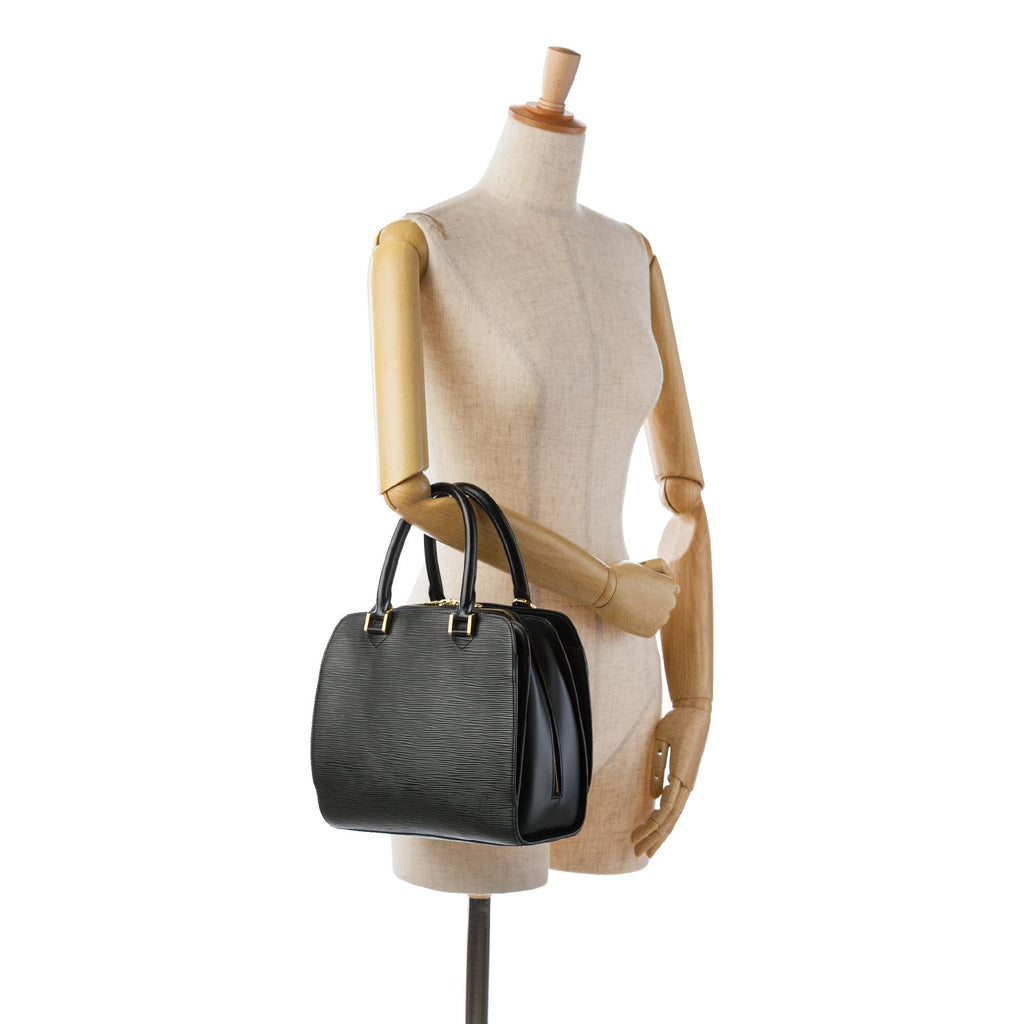 Louis Vuitton Epi Pont-Neuf PM (SHG-ssgNEN)