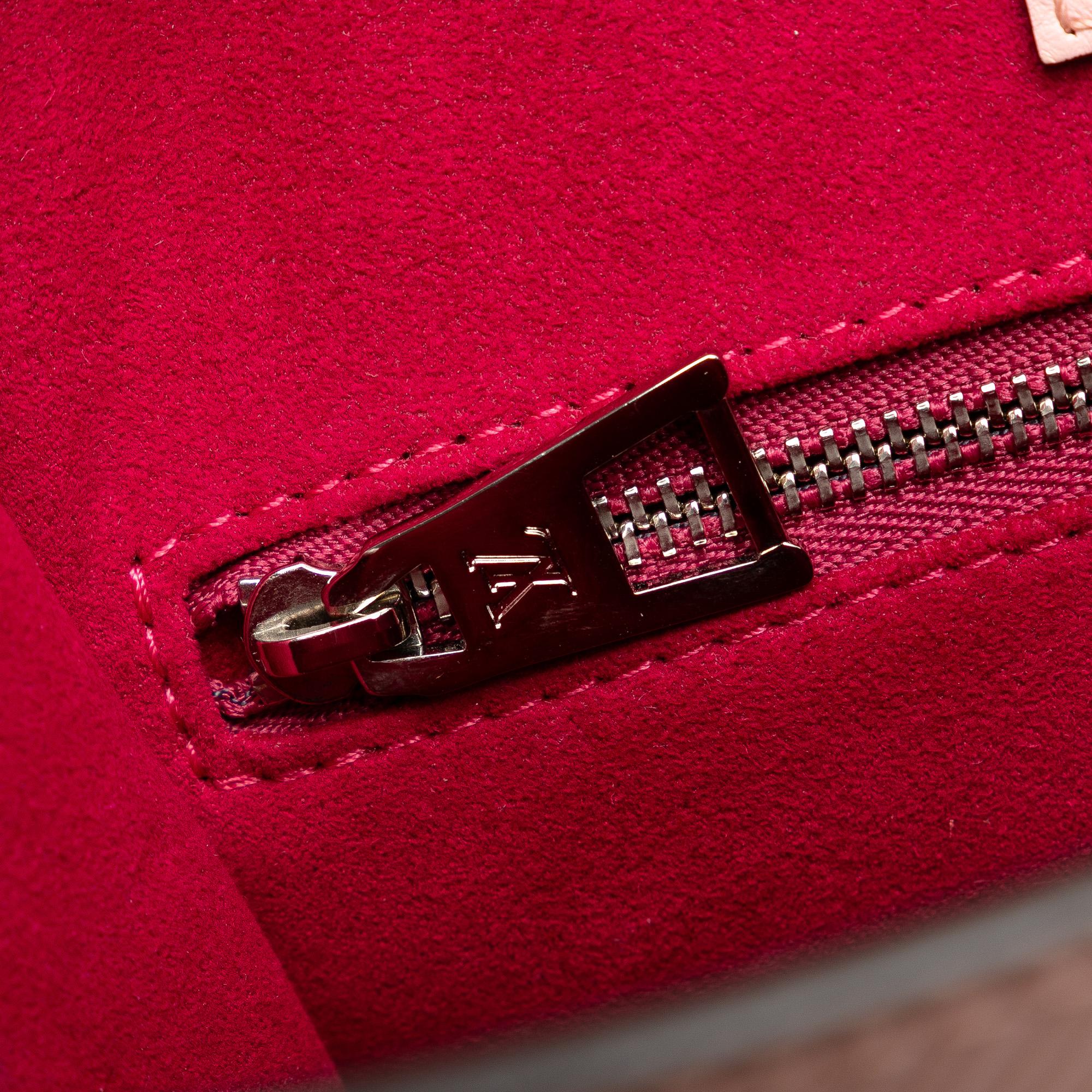 Louis Vuitton Epi Sac Plat BB (SHG-3TLBBL)
