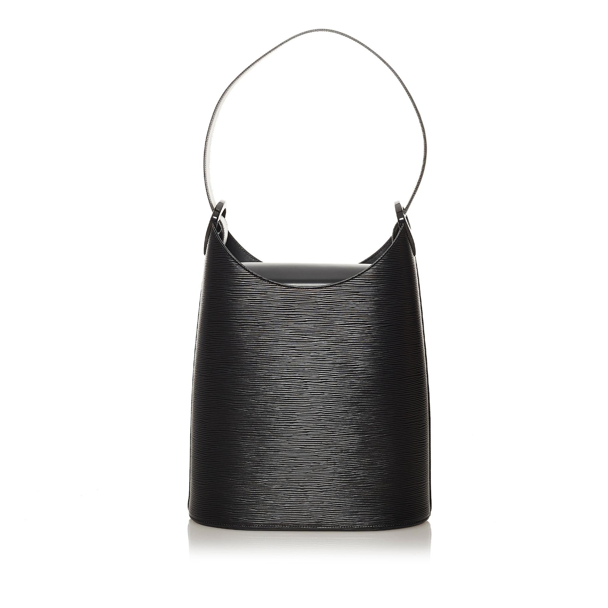 Louis Vuitton Epi Sac Verseau (SHG-28347)