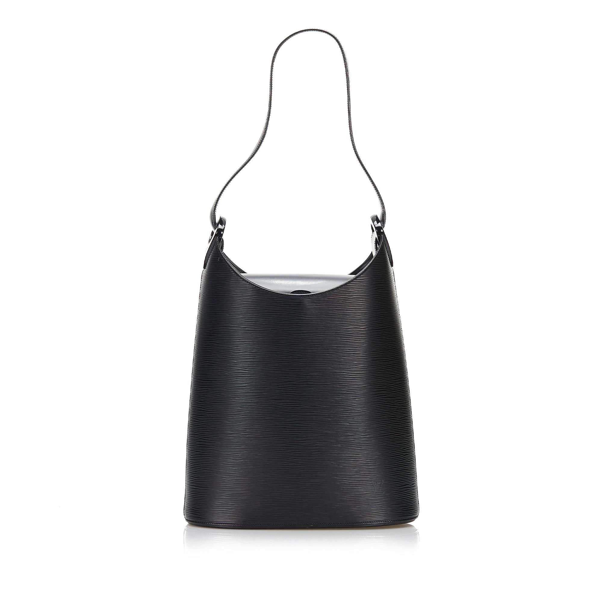 Louis Vuitton Epi Sac Verseau (SHG-37810)