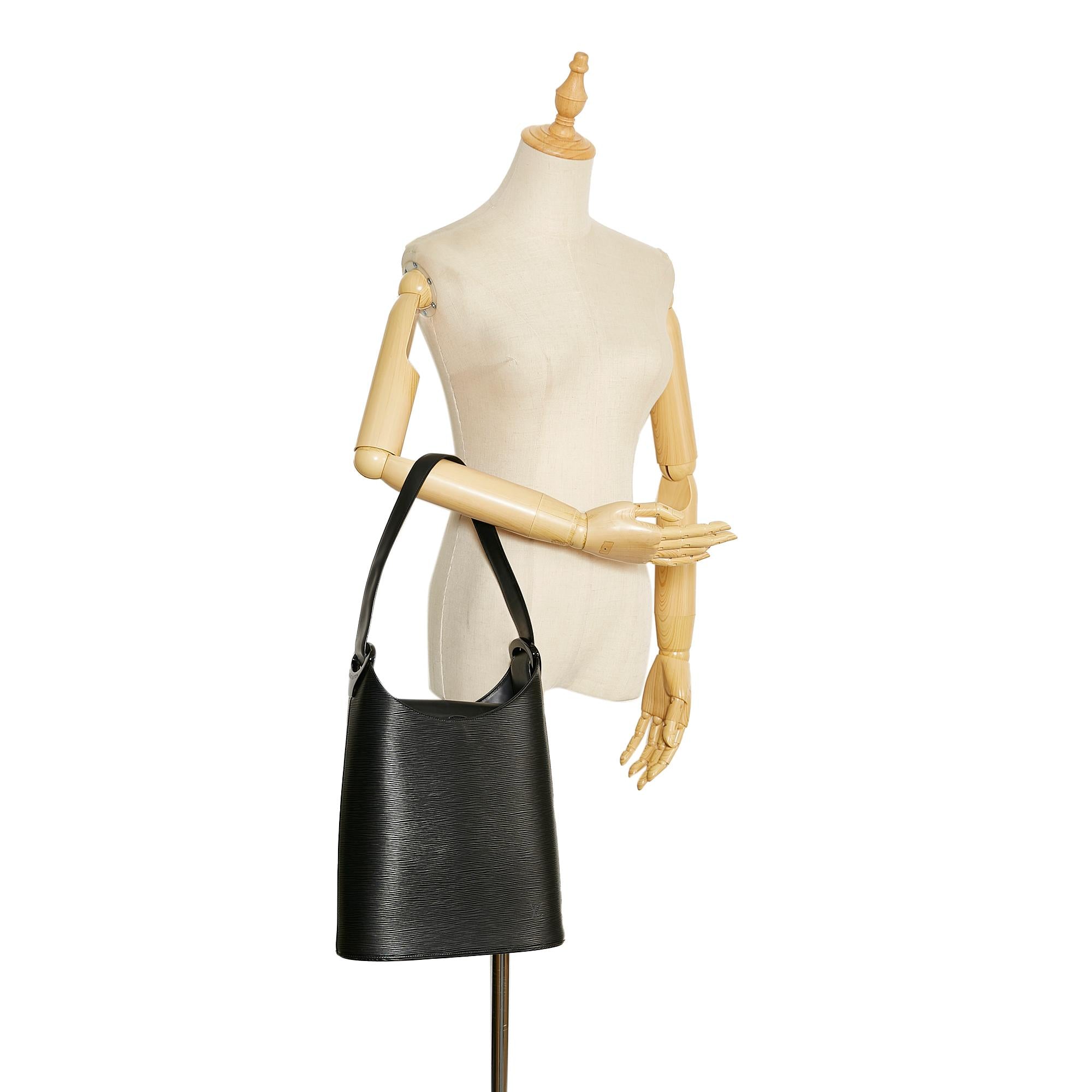 Louis Vuitton Epi Sac Verseau (SHG-rmArIT)