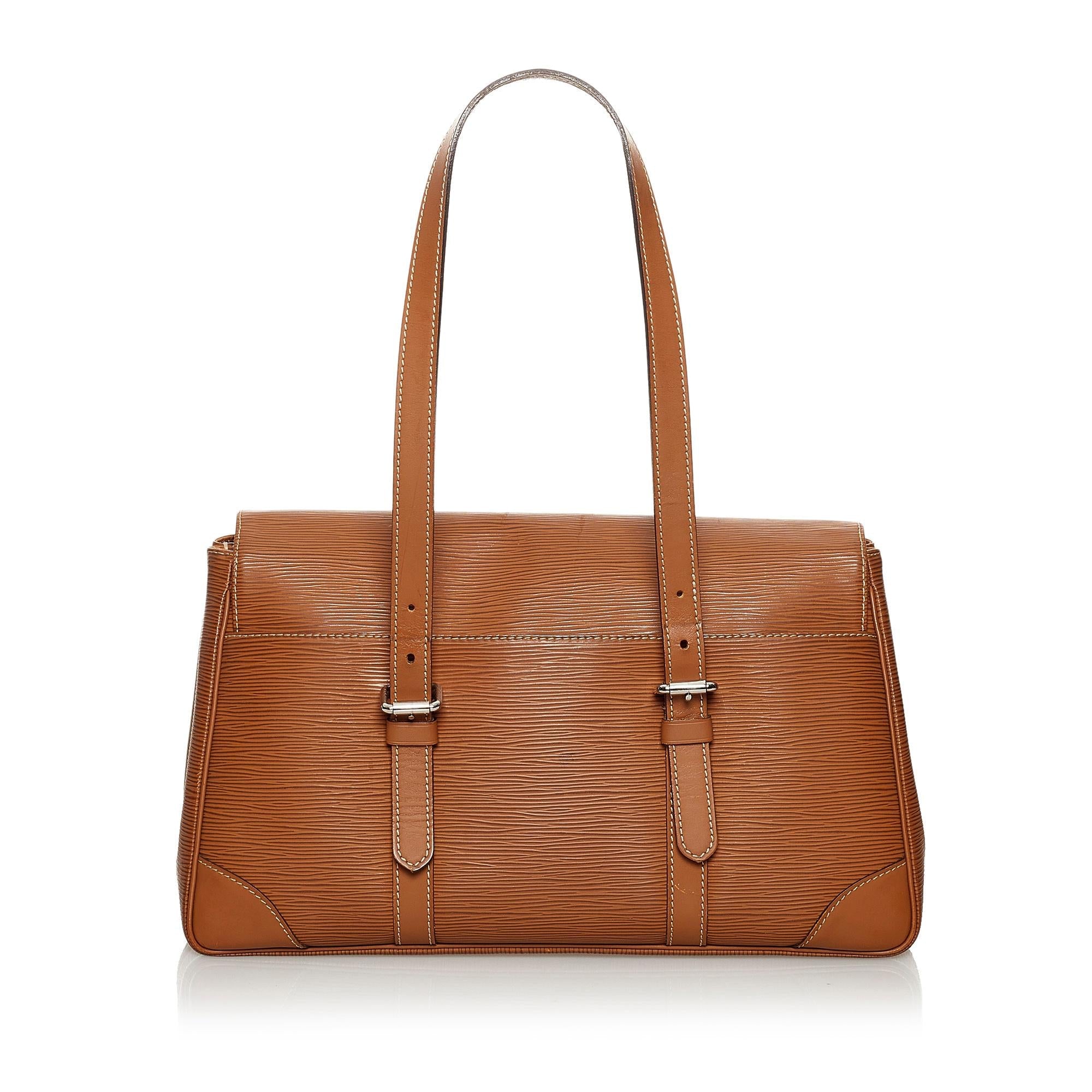 Louis Vuitton Epi Segur MM (SHG-30552)