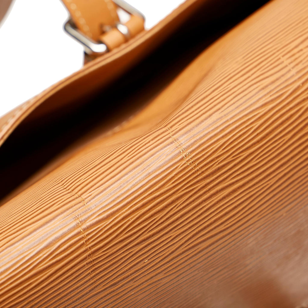 Louis Vuitton Epi Segur MM (SHG-30552)