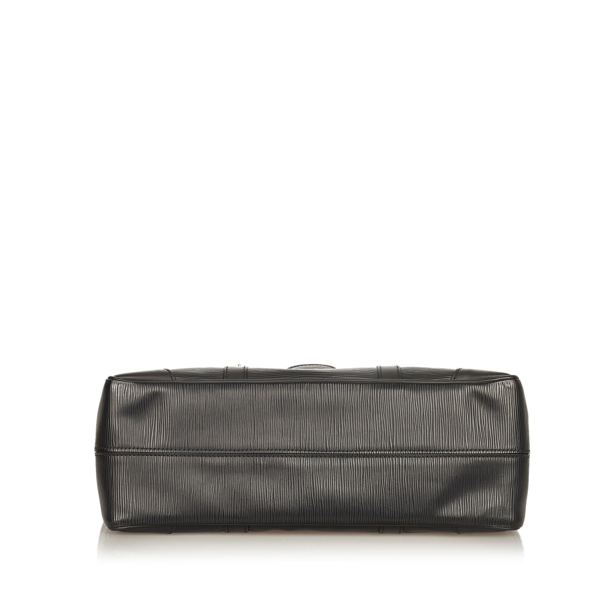 Louis Vuitton Epi Segur MM (SHG-31826)