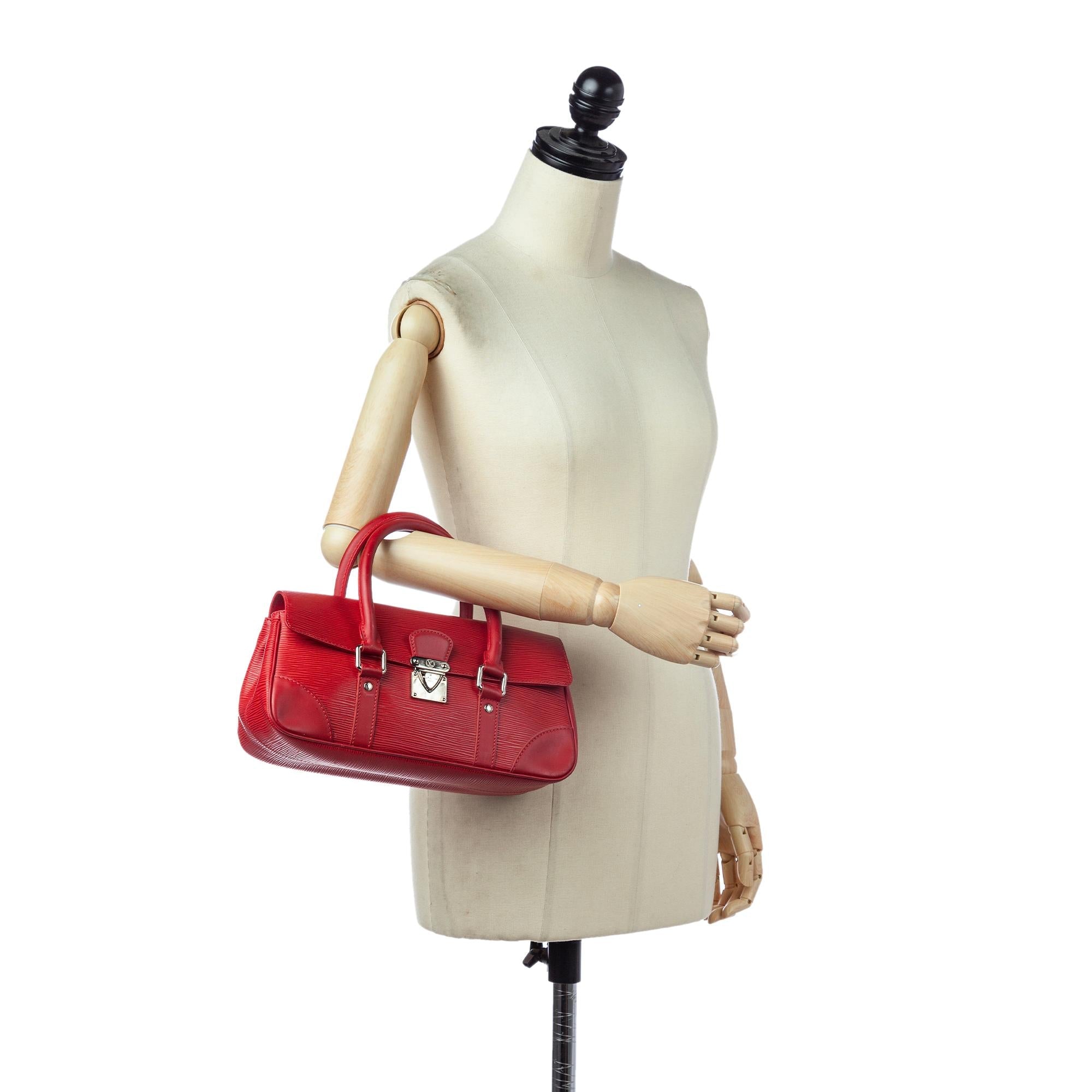 Louis Vuitton Epi Segur PM (SHG-30273)