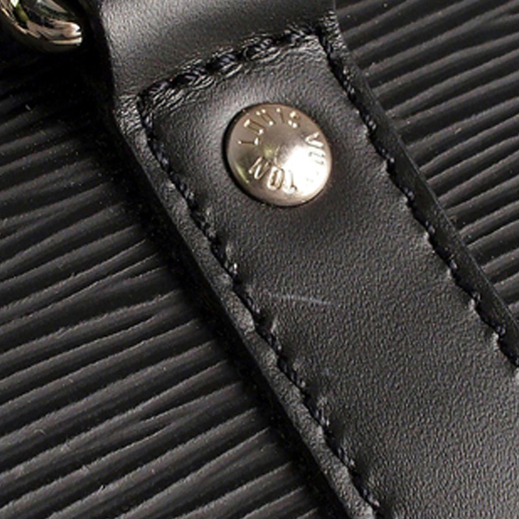Louis Vuitton Epi Segur PM (SHG-nvQt1C)