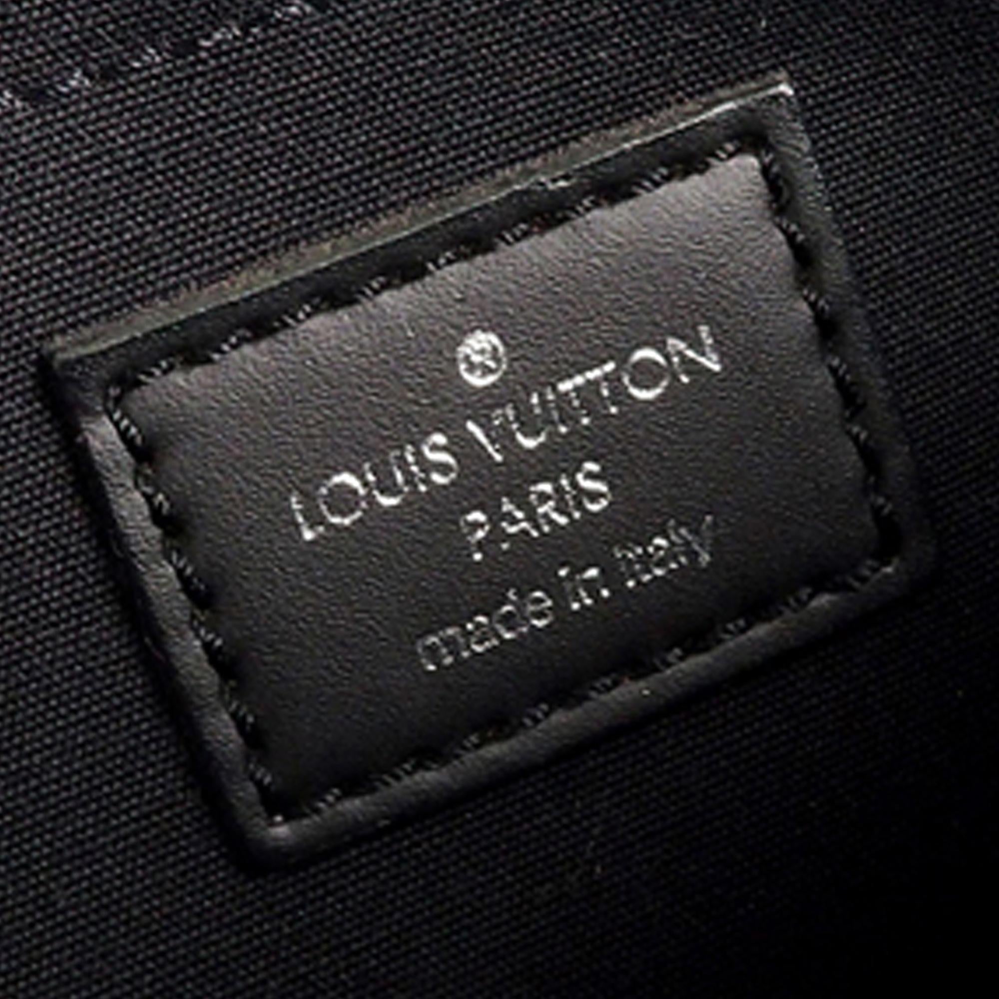 Louis Vuitton Epi Segur PM (SHG-nvQt1C)
