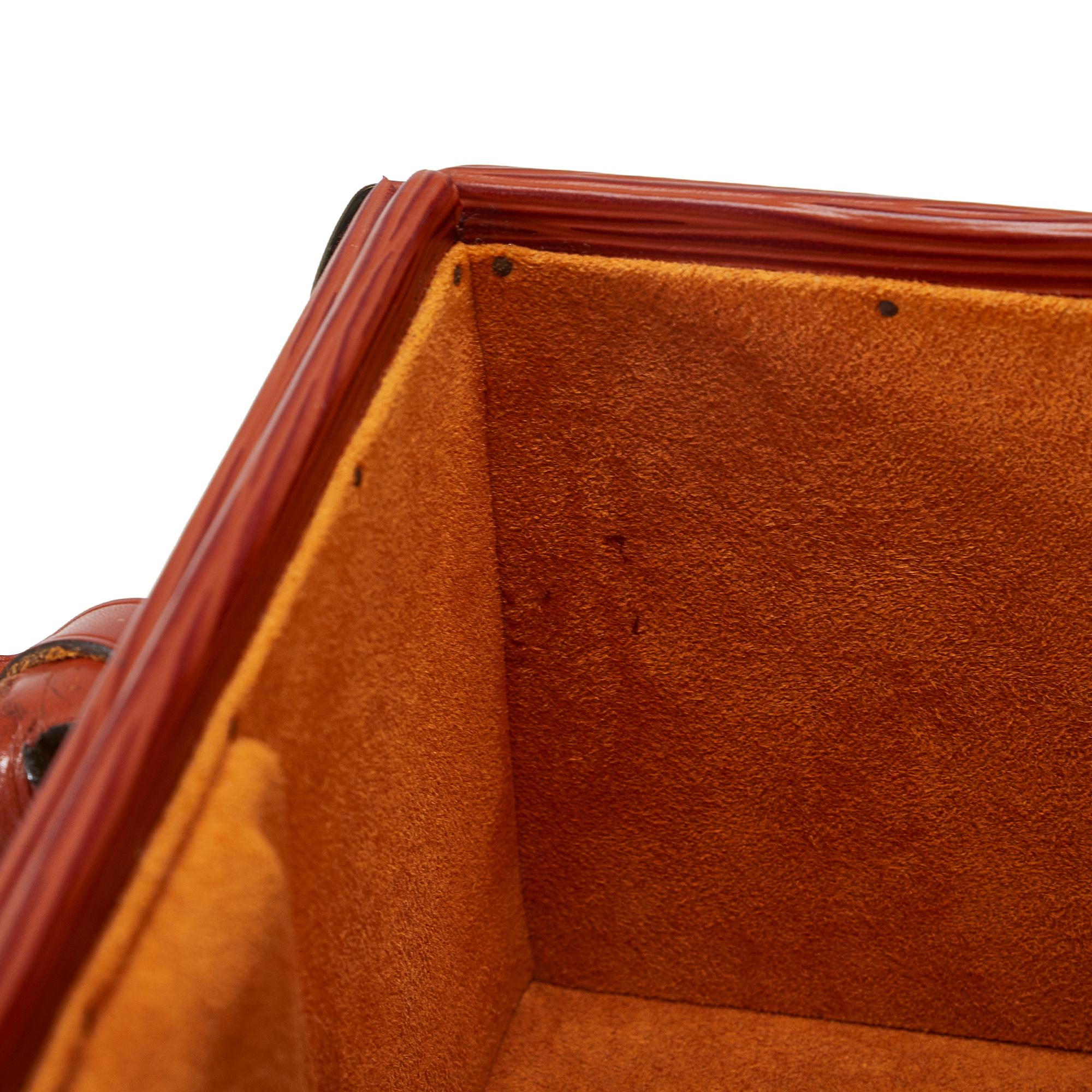Louis Vuitton Epi Tabor 26 Trunk (SHG-wPmLY9)