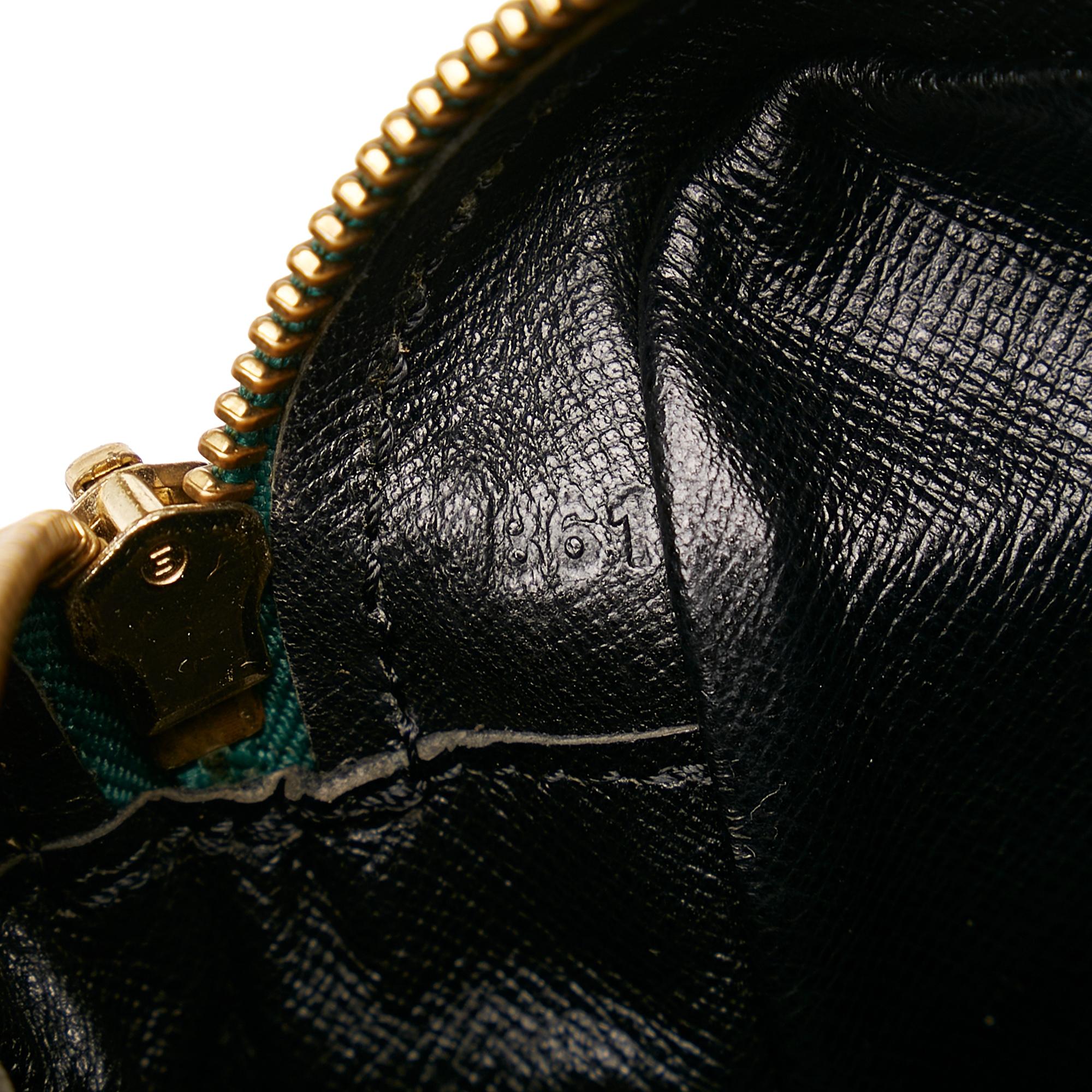 Louis Vuitton Epi Trocadero 24 (SHG-31399)