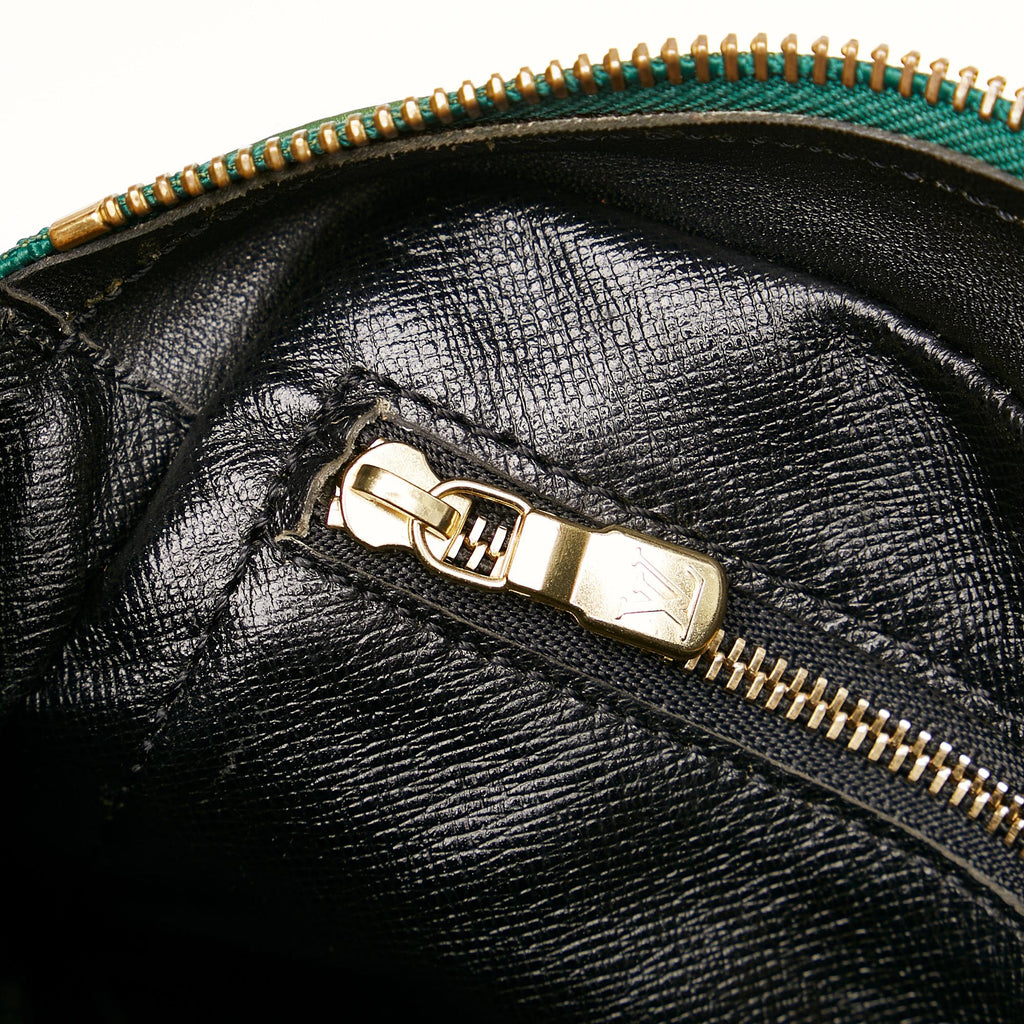 Louis Vuitton Epi Trocadero 24 (SHG-31399)