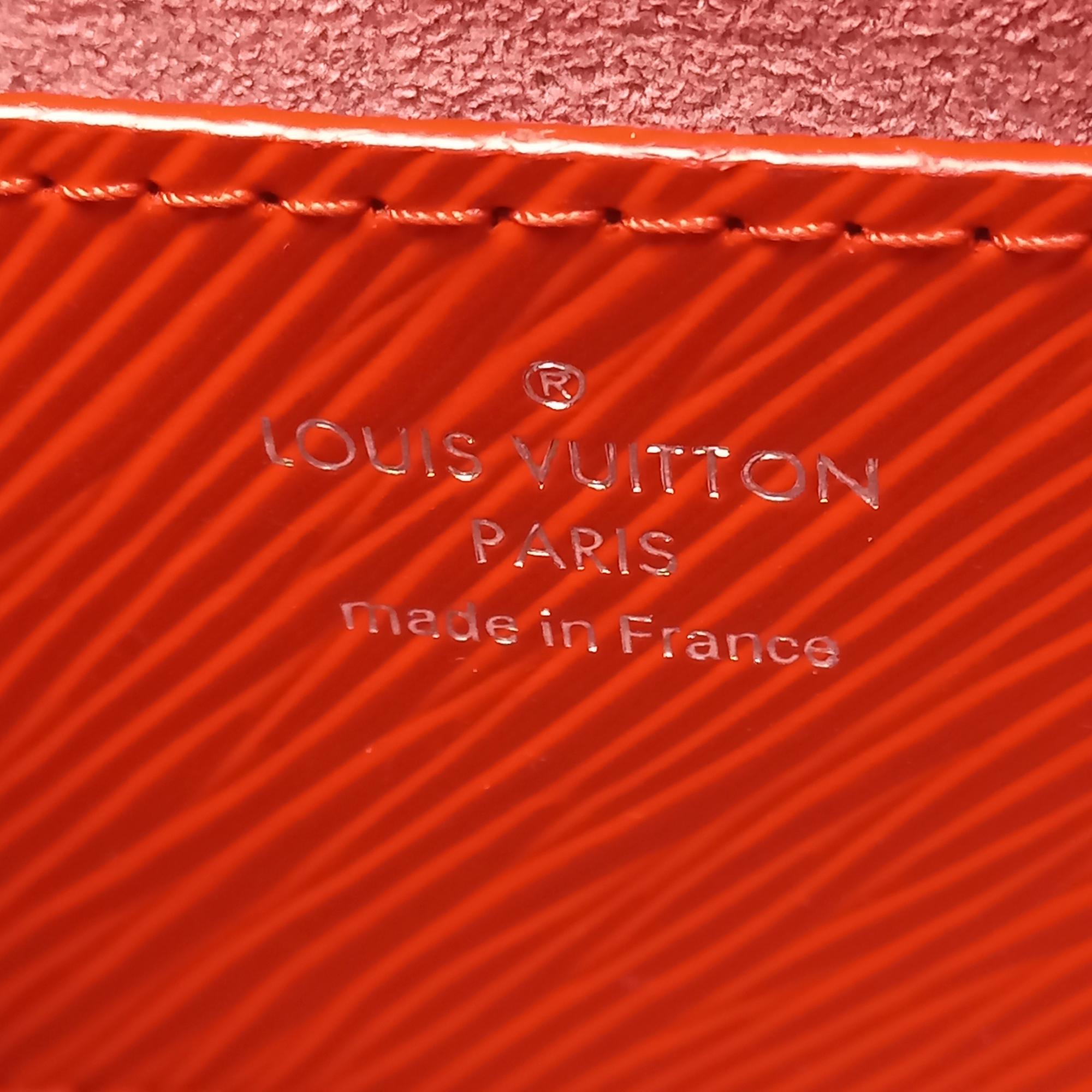 Louis Vuitton Epi Twist MM (SHG-35210)
