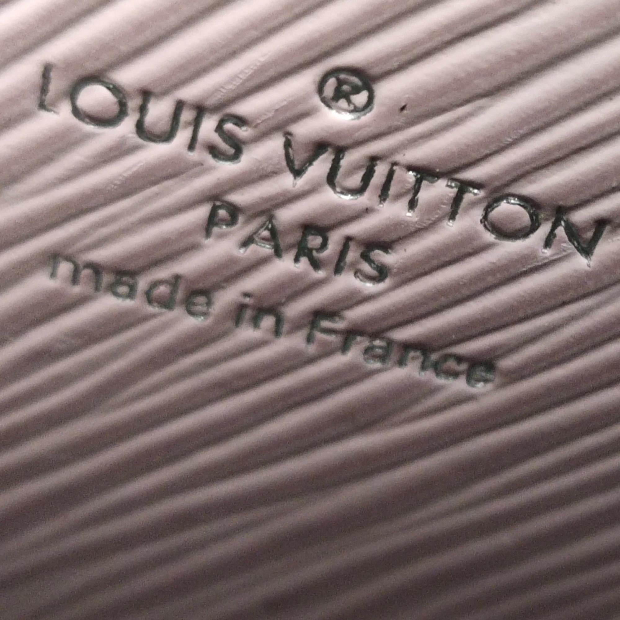Louis Vuitton Epi Twist MM (SHG-36458)