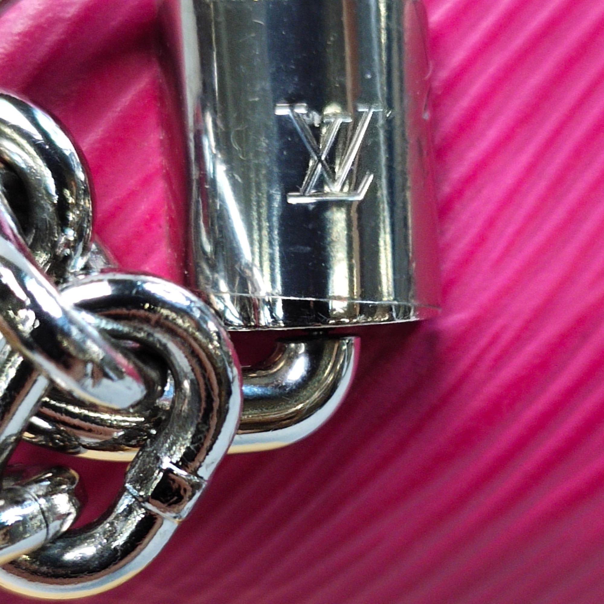 Louis Vuitton Epi Twist MM (SHG-37676)