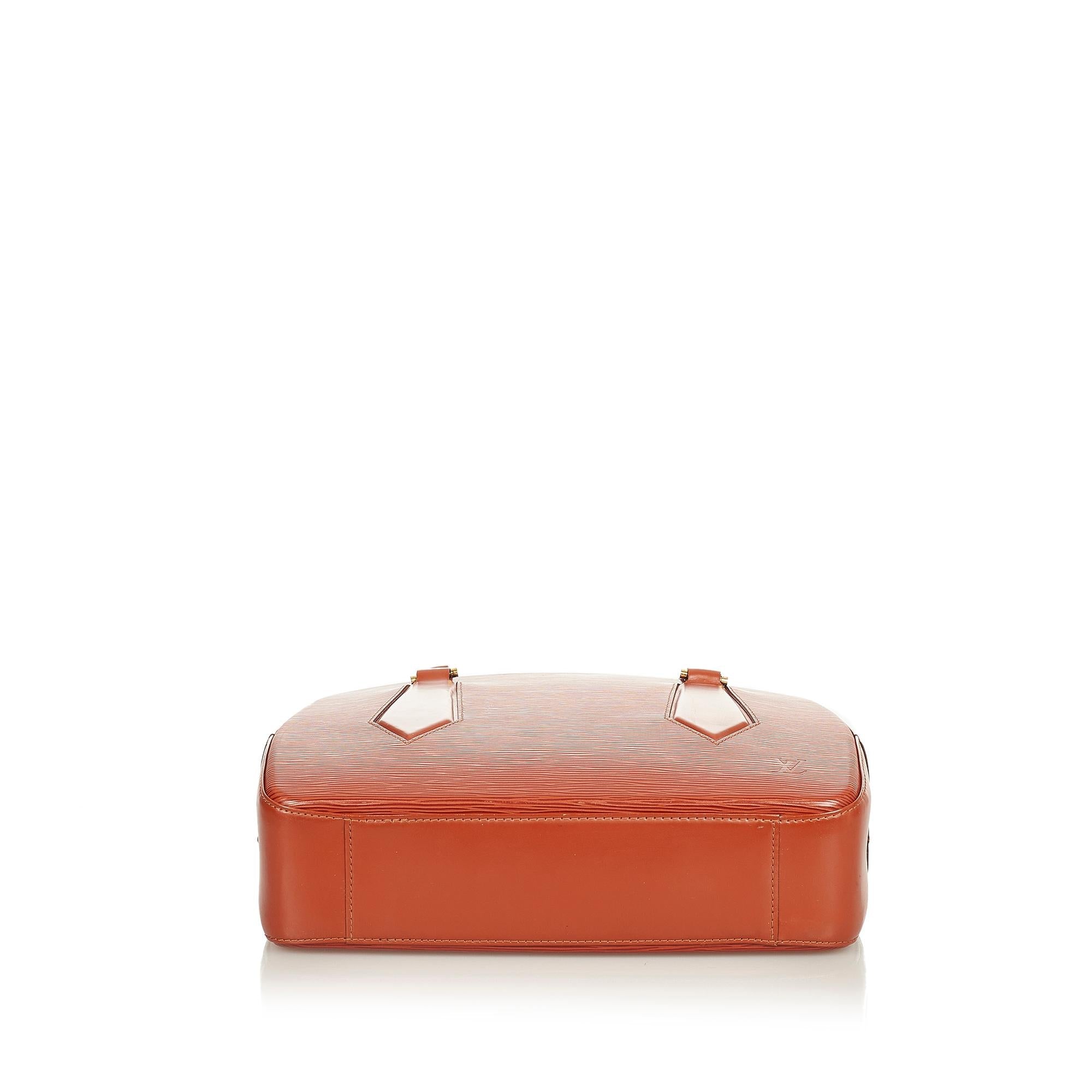 Louis Vuitton Epi Voltaire (SHG-26490)