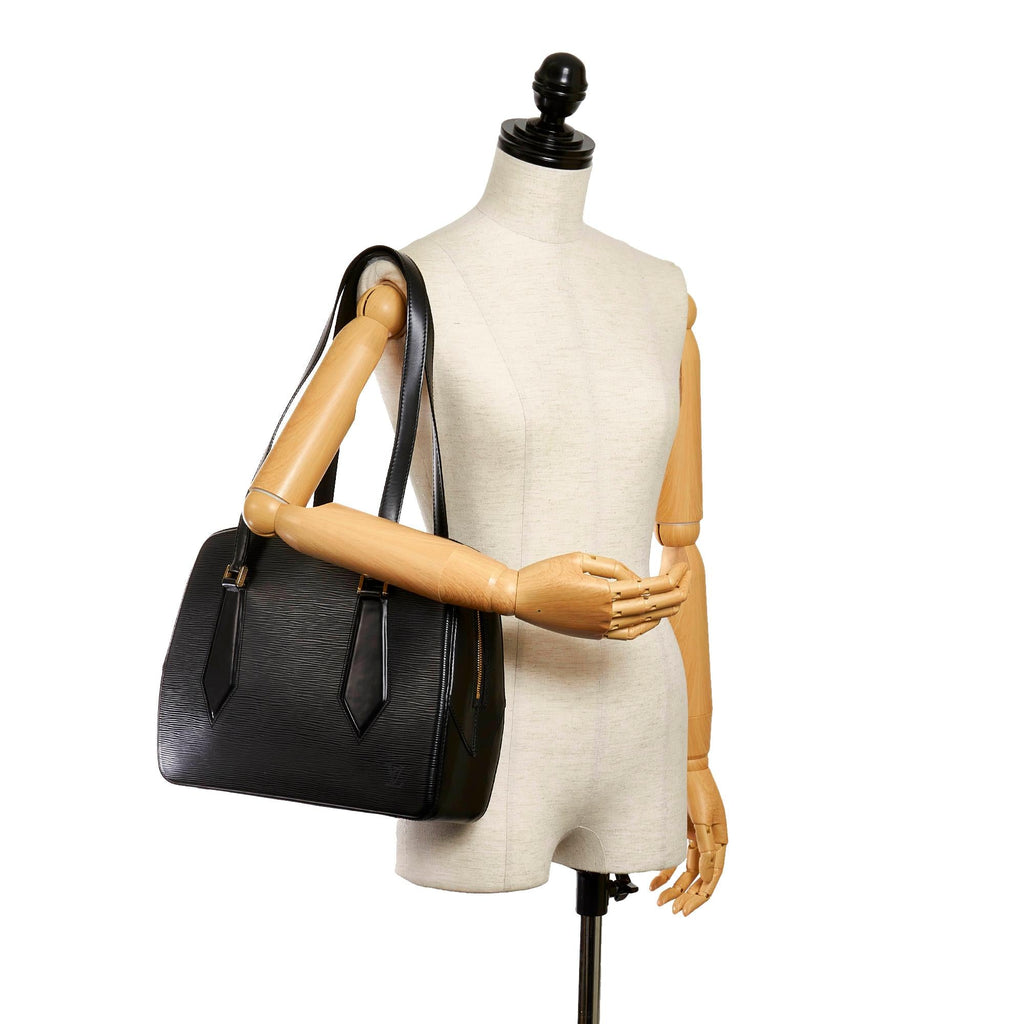 Louis Vuitton Epi Voltaire (SHG-30197)