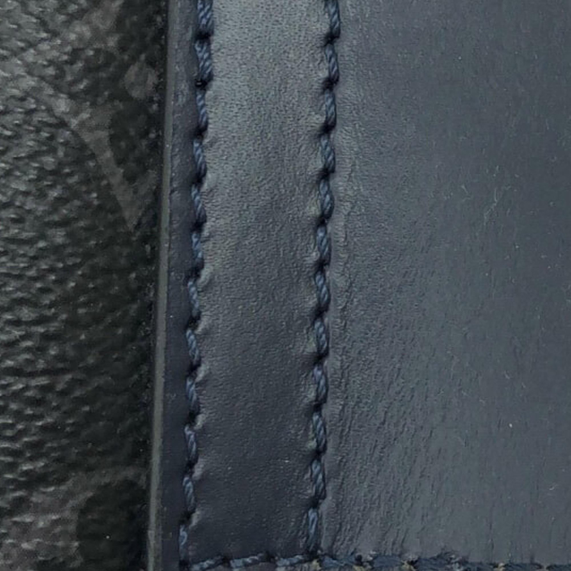 Louis Vuitton Epi and Monogram Eclipse Bumbag (SHG-qcCLZG)