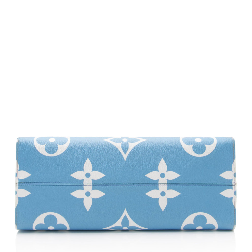 Louis Vuitton Giant Monogram Canvas By The Pool Onthego GM Tote (SHF-UOlul9)