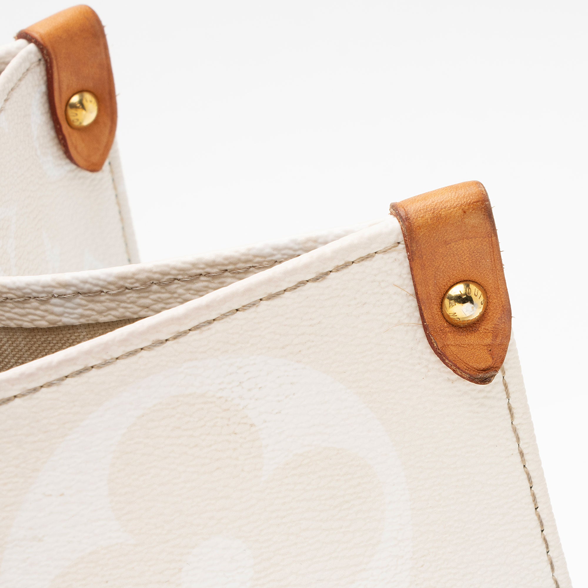 Louis Vuitton Giant Monogram Canvas By The Pool Onthego GM Tote (SHF-UOlul9)