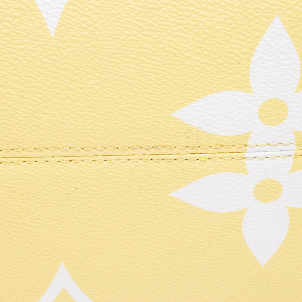 Louis Vuitton Giant Monogram Canvas By The Pool Onthego GM Tote (SHF-GW7dzi)