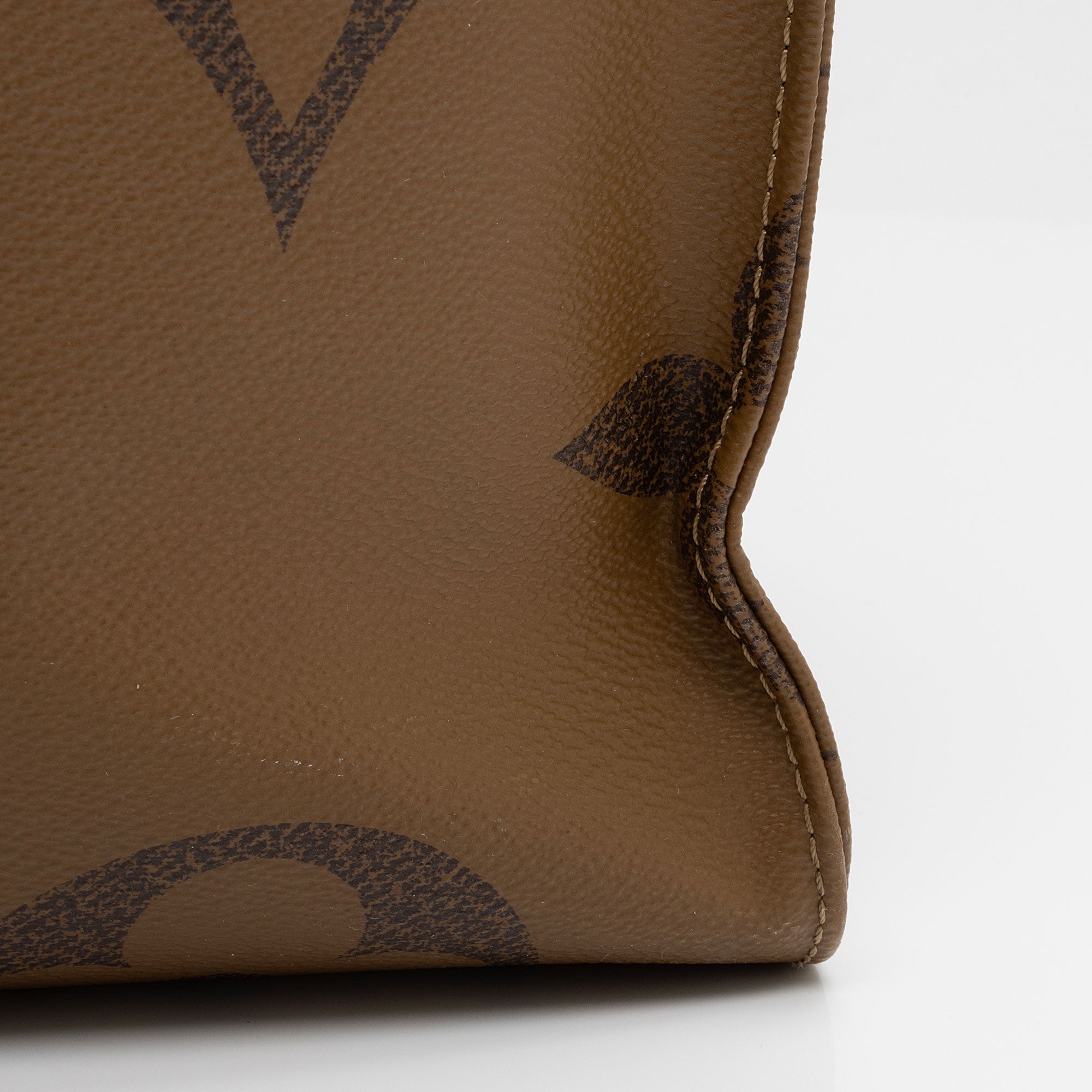 Louis Vuitton Giant Monogram Canvas Onthego GM Tote (SHF-8lUZpc)