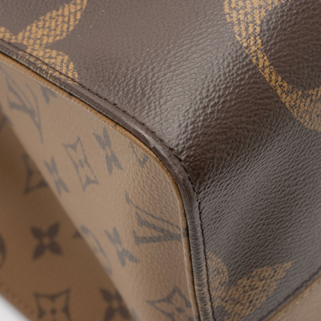 Louis Vuitton Giant Monogram Canvas Onthego GM Tote (SHF-lDNprR)