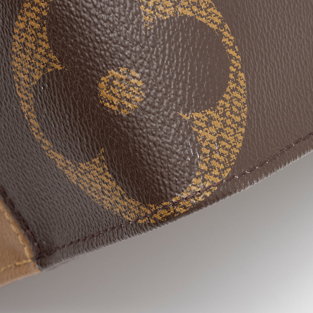 Louis Vuitton Giant Monogram Canvas Onthego MM Tote (SHF-CIYP1M)