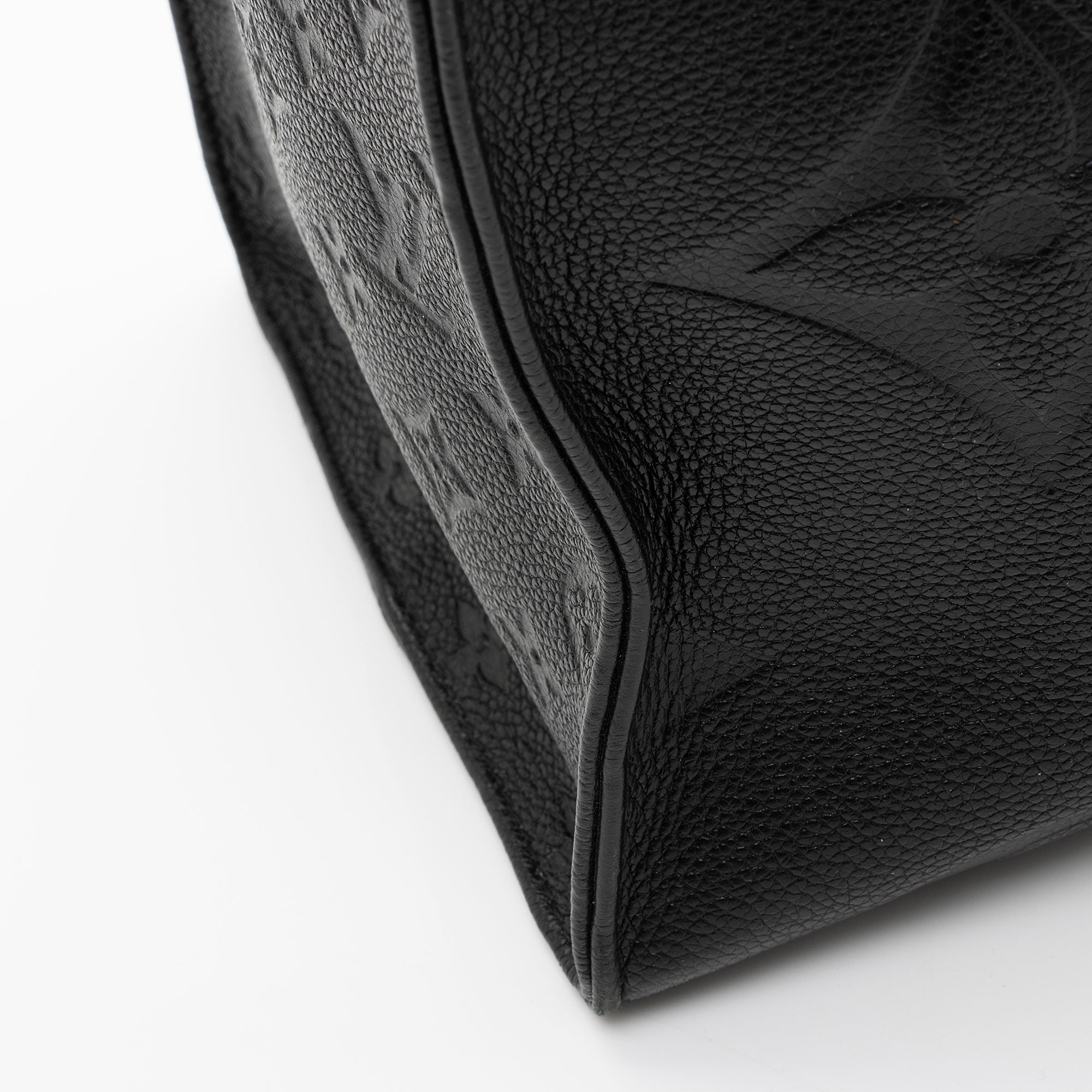 Louis Vuitton Giant Monogram Empreinte Onthego GM Tote (SHF-Lgb7yG)