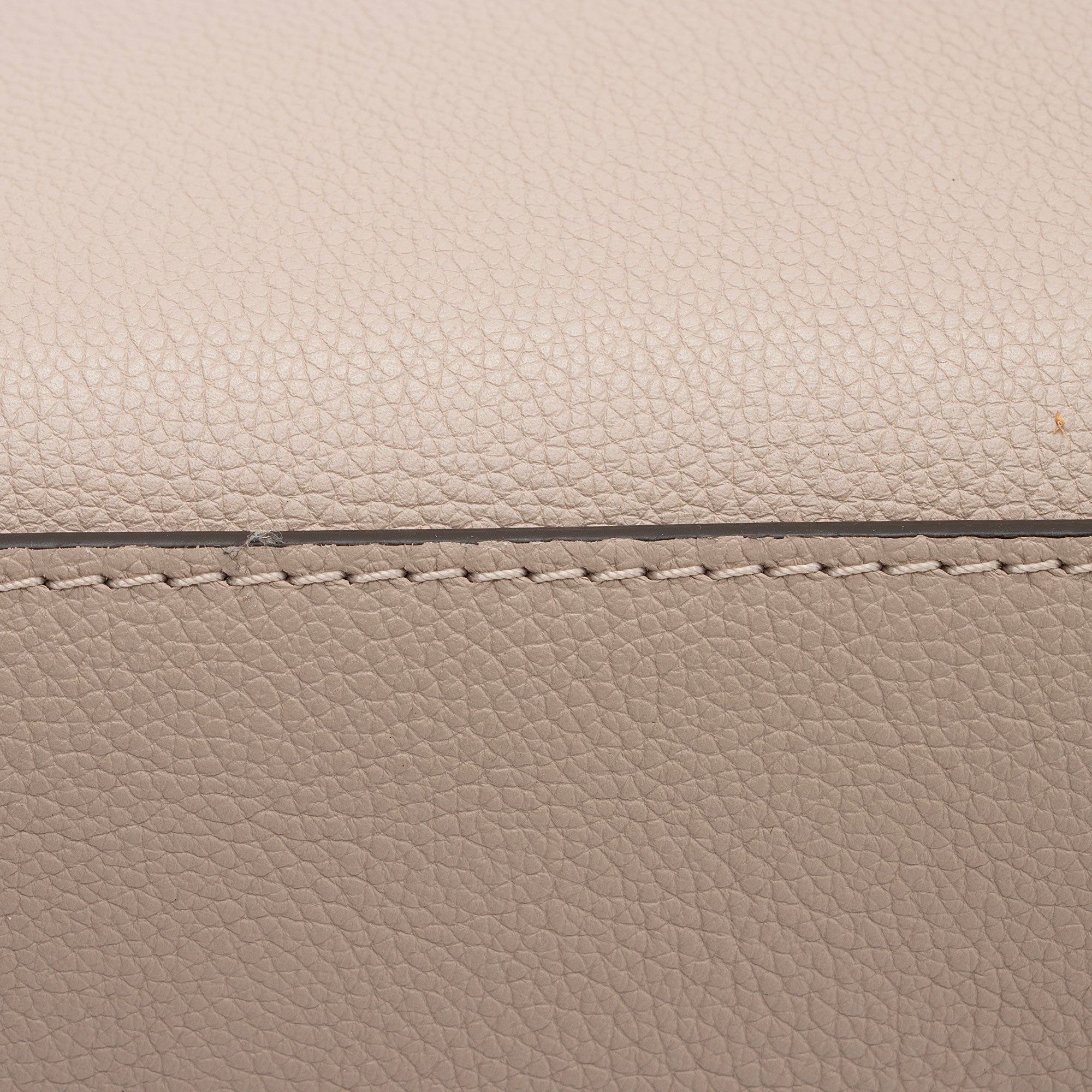 Louis Vuitton Grained Calfskin Lockme Shopper Tote (SHF-rjiNdJ)