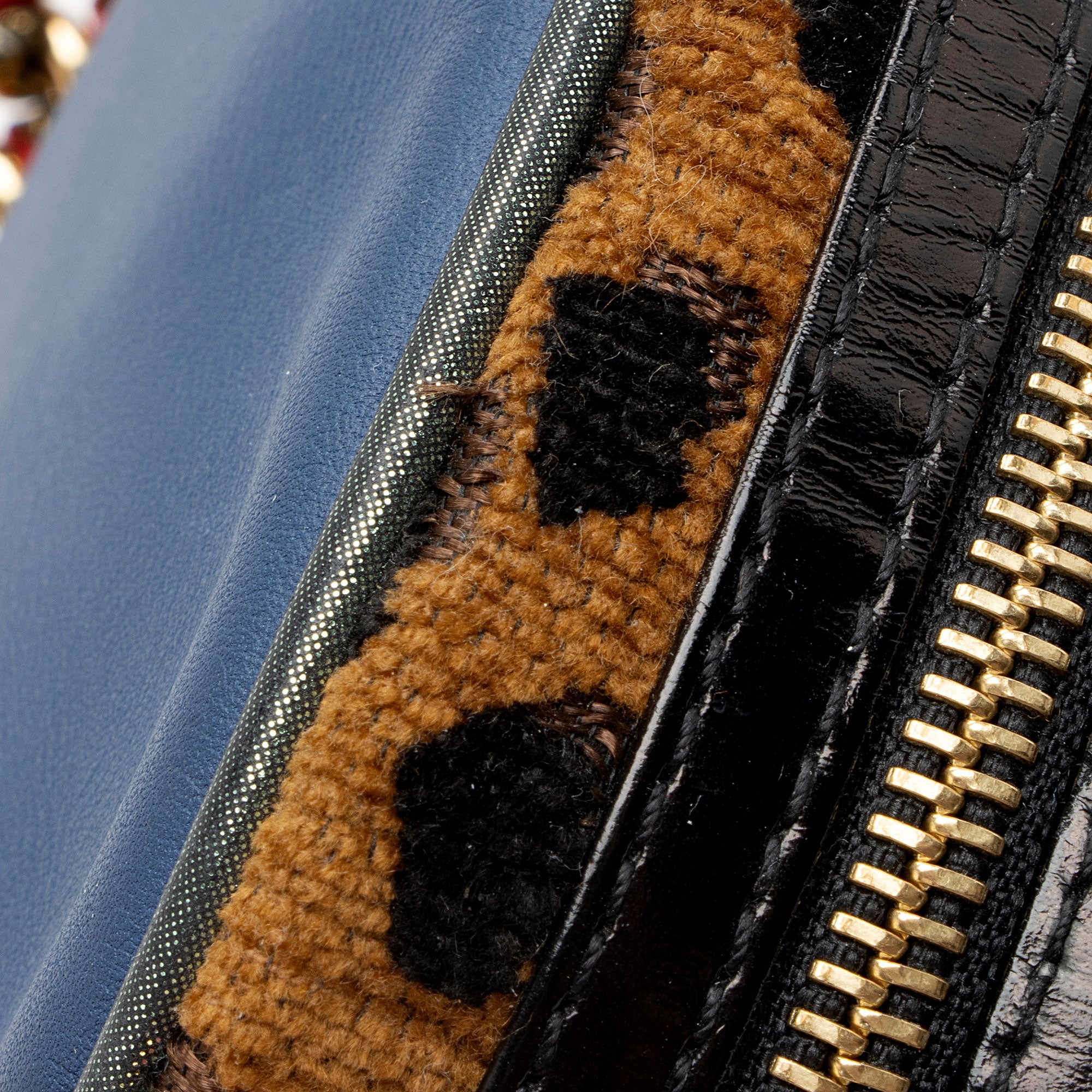 Louis Vuitton Limited Edition Calfskin Savane Flight Bag (SHF-M9uV5p)