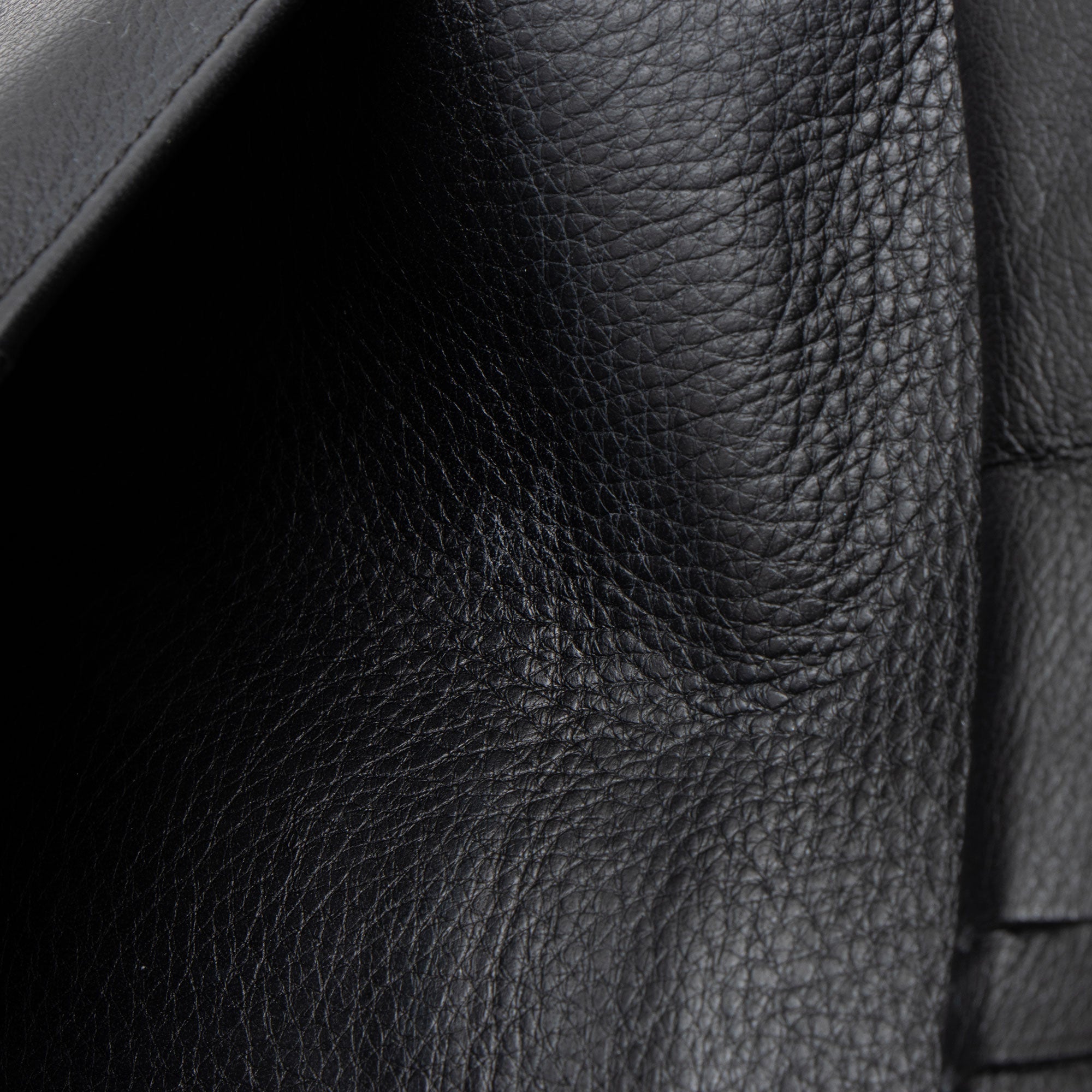 Louis Vuitton Mahina Leather Amelia Wallet