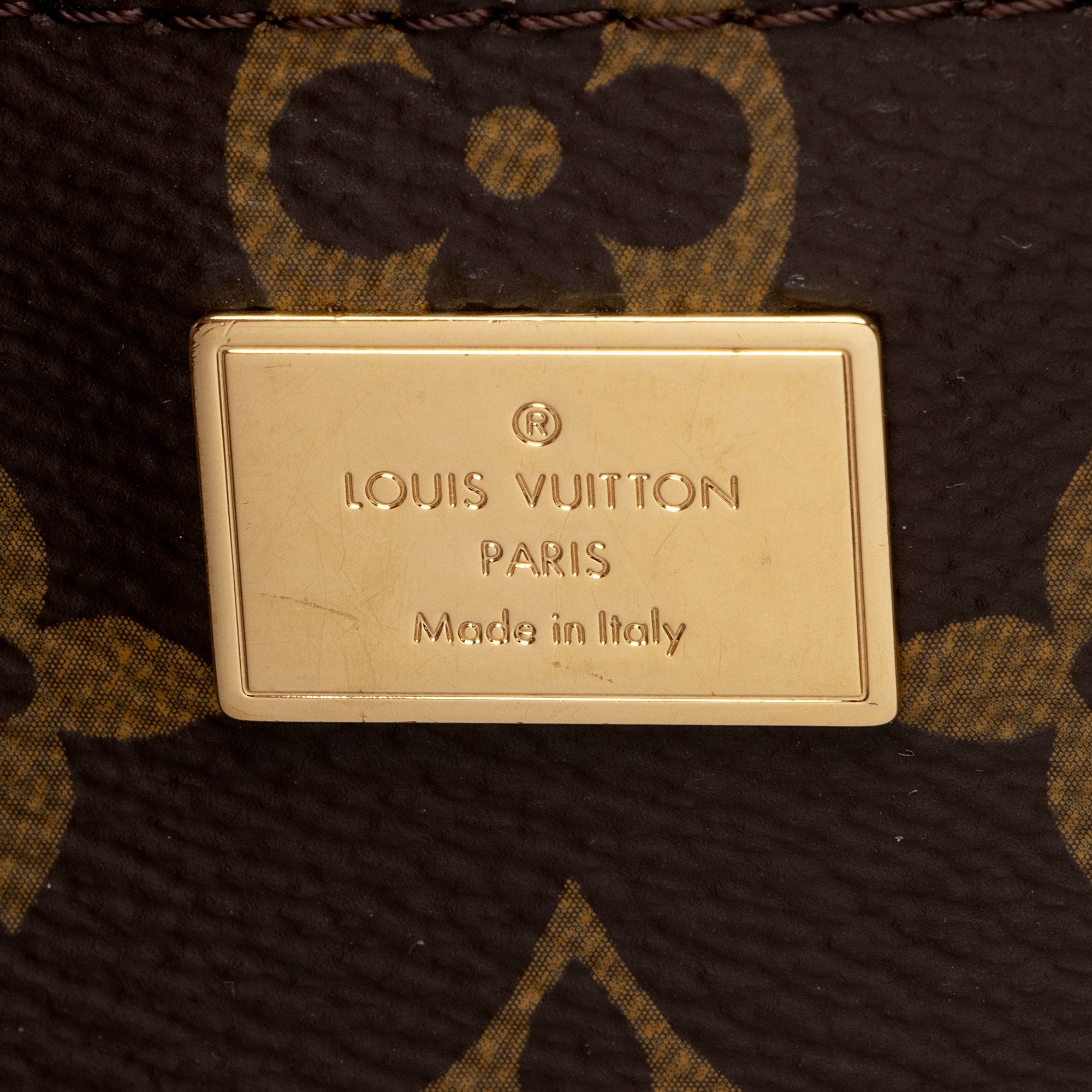 Louis Vuitton Miroir Patent Leather Venice Shoulder Bag (SHF-ZDUV9d)