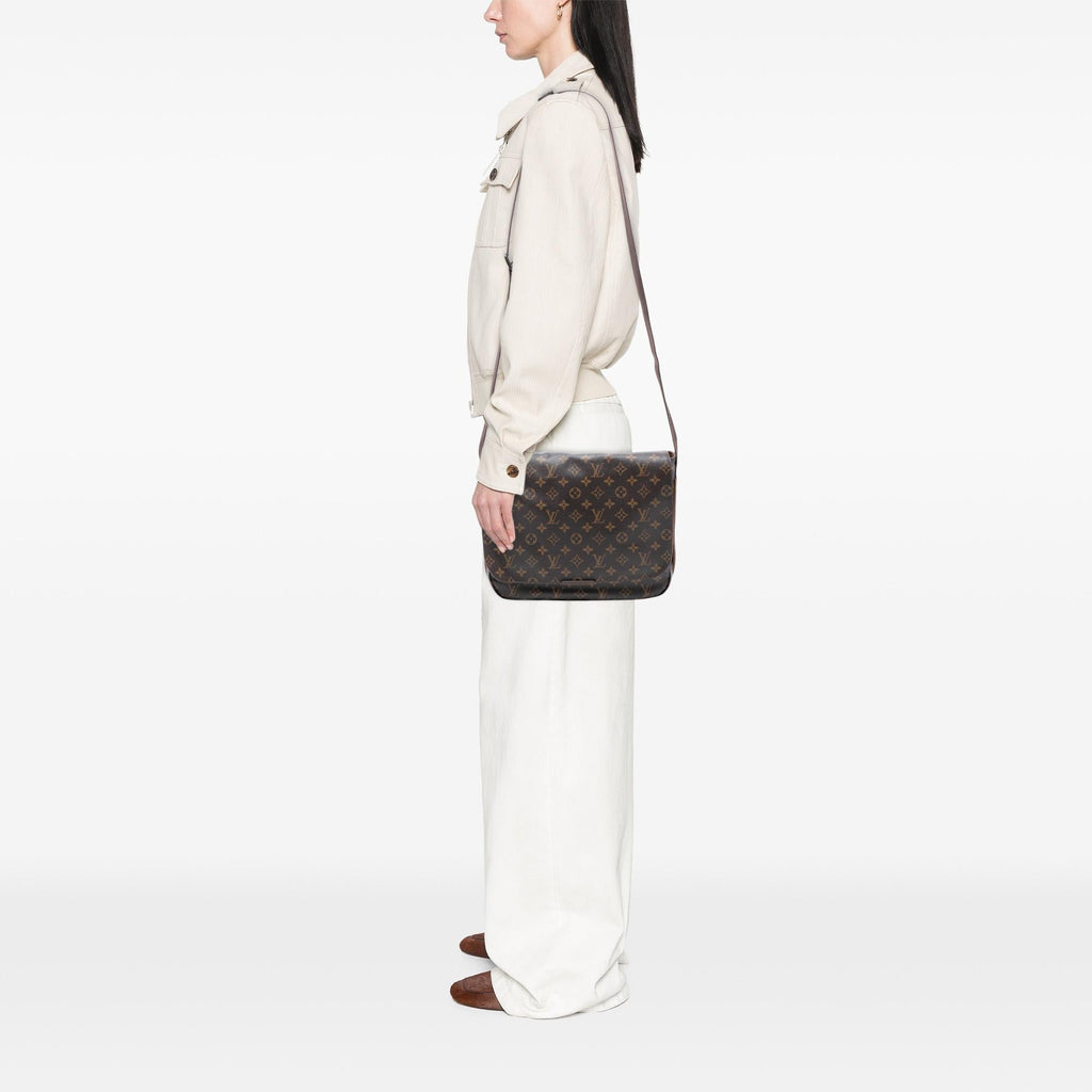 Louis Vuitton Monogram Beaubourg Messenger MM