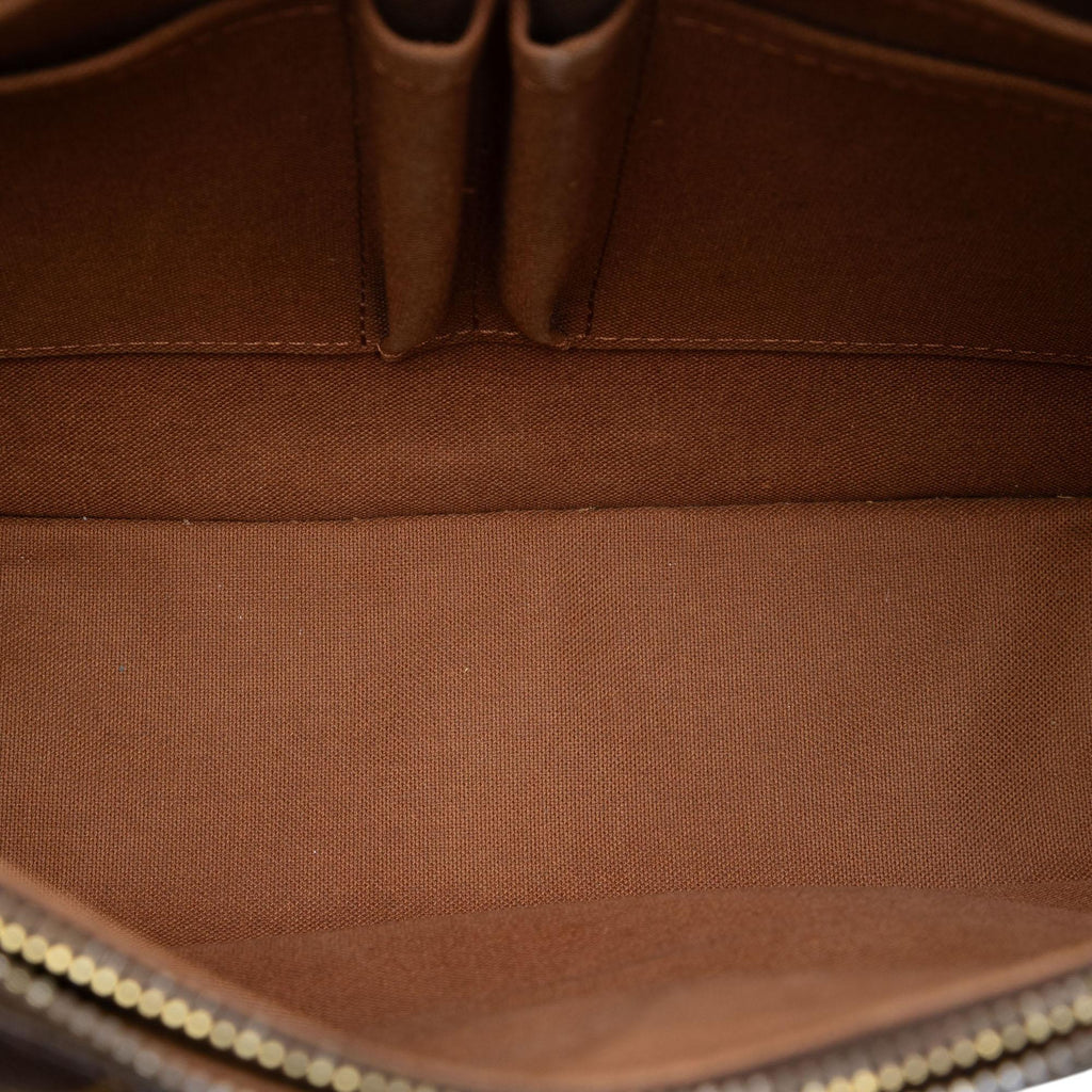 Louis Vuitton Monogram Beaubourg Messenger MM