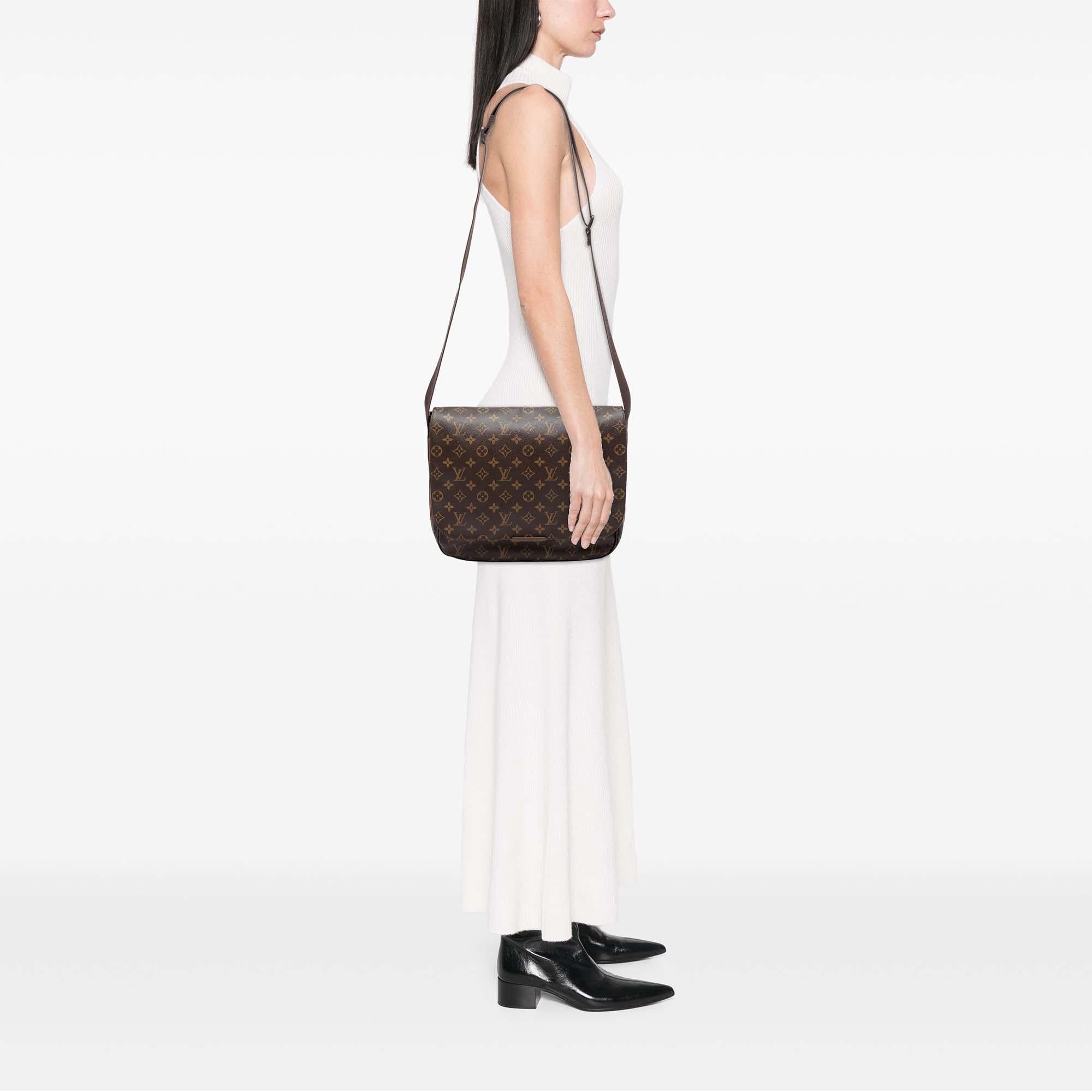 Louis Vuitton Monogram Beaubourg Messenger MM