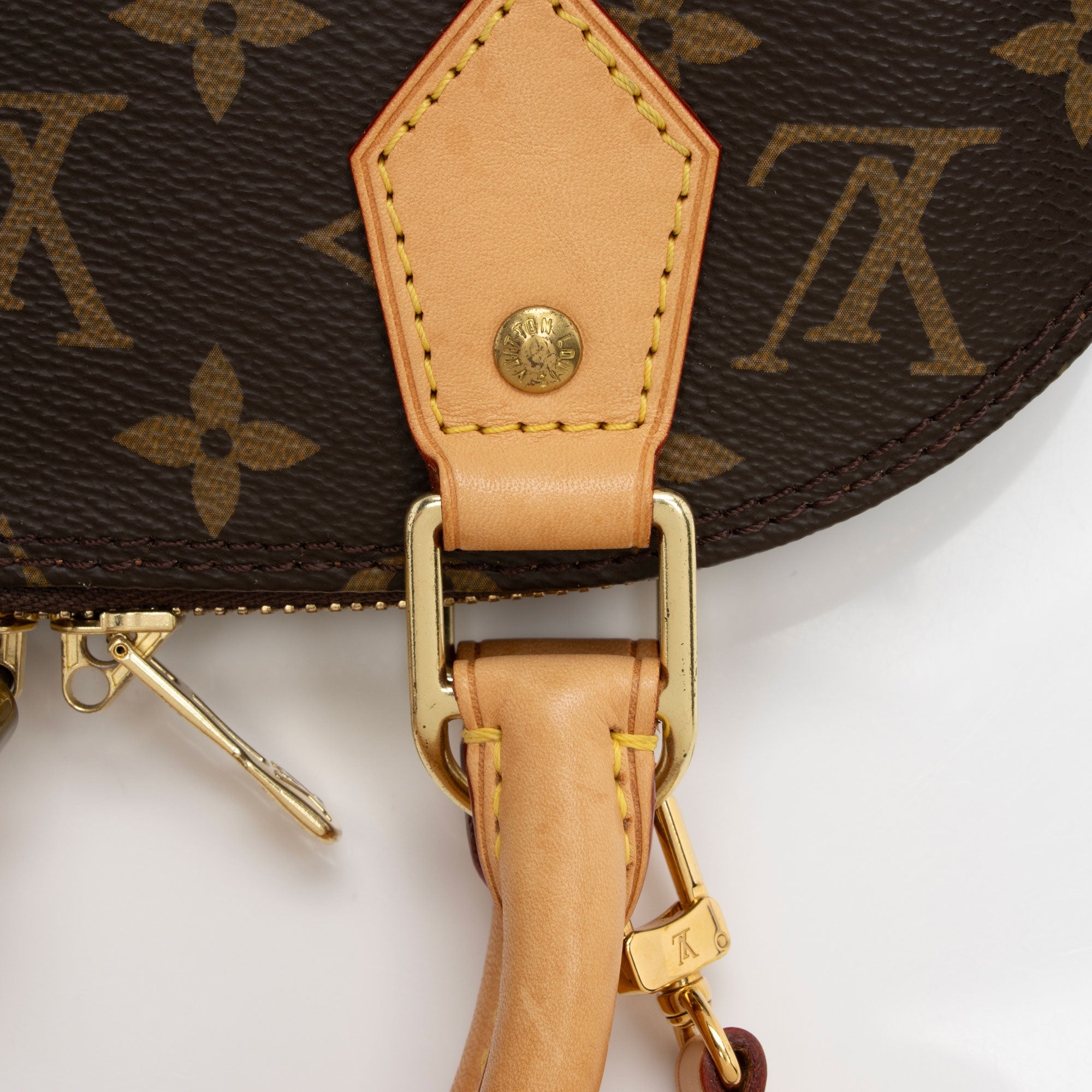 Louis Vuitton Monogram Canvas Alma BB Satchel (SHF-P0sWUP)