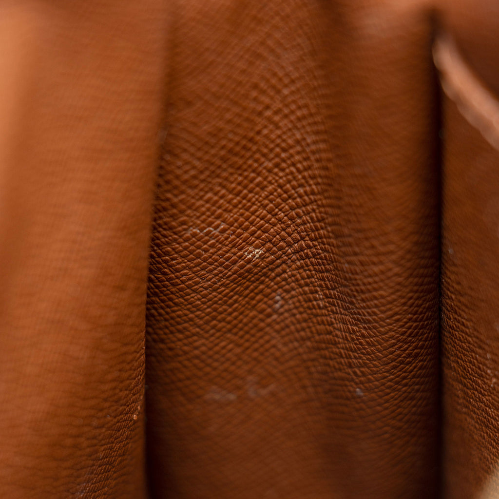 Louis Vuitton Monogram Canvas Amazone Shoulder Bag (SHF-ZIBSCo)