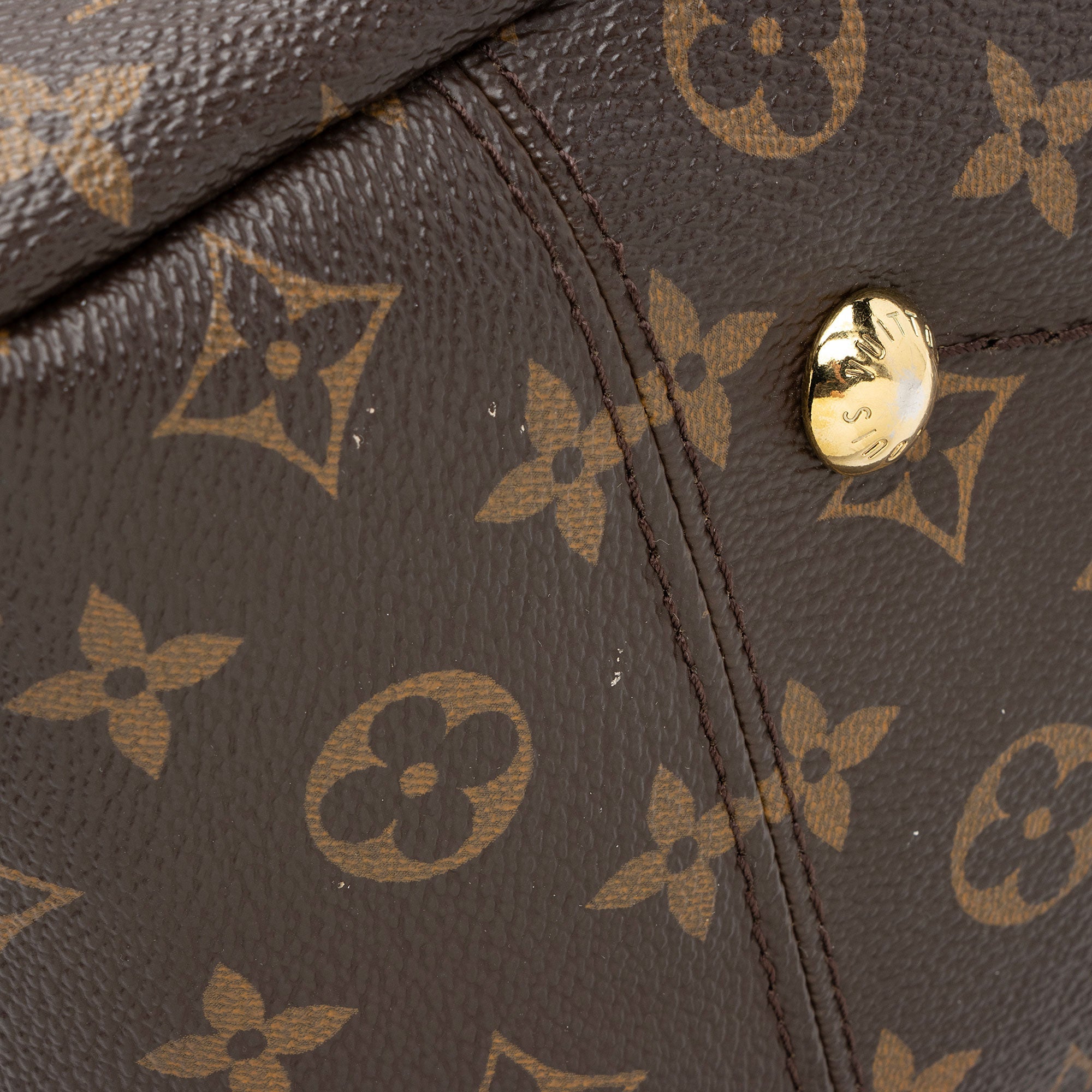 Louis Vuitton Monogram Canvas Artsy MM Shoulder Bag (SHF-ljRbnx)