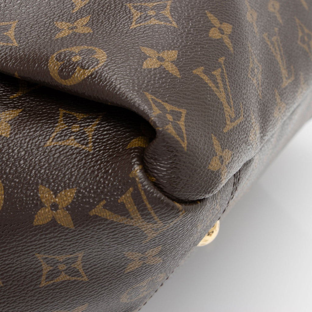 Louis Vuitton Monogram Canvas Artsy MM Shoulder Bag (SHF-pzaAol)
