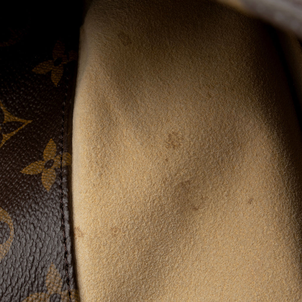 Louis Vuitton Monogram Canvas Artsy MM Shoulder Bag (SHF-r6ujFw)