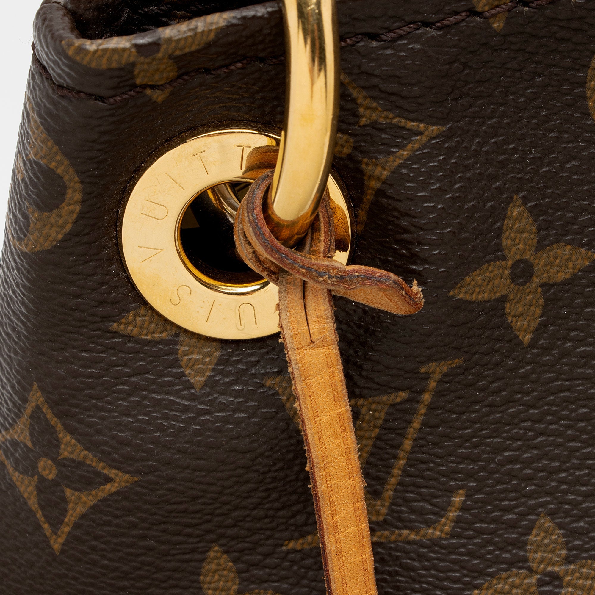 Louis Vuitton Monogram Canvas Artsy MM Shoulder Bag (SHF-r6ujFw)