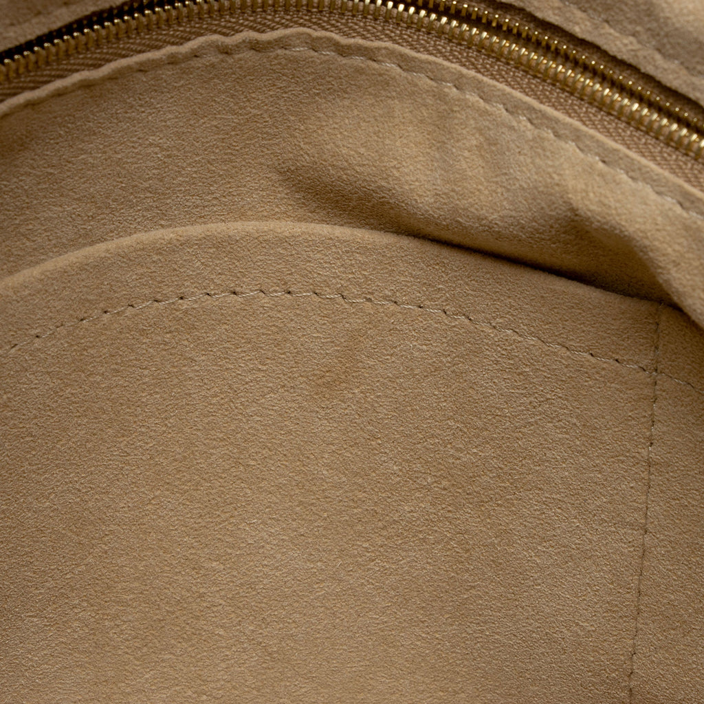 Louis Vuitton Monogram Canvas Artsy MM Shoulder Bag (SHF-iocugq)