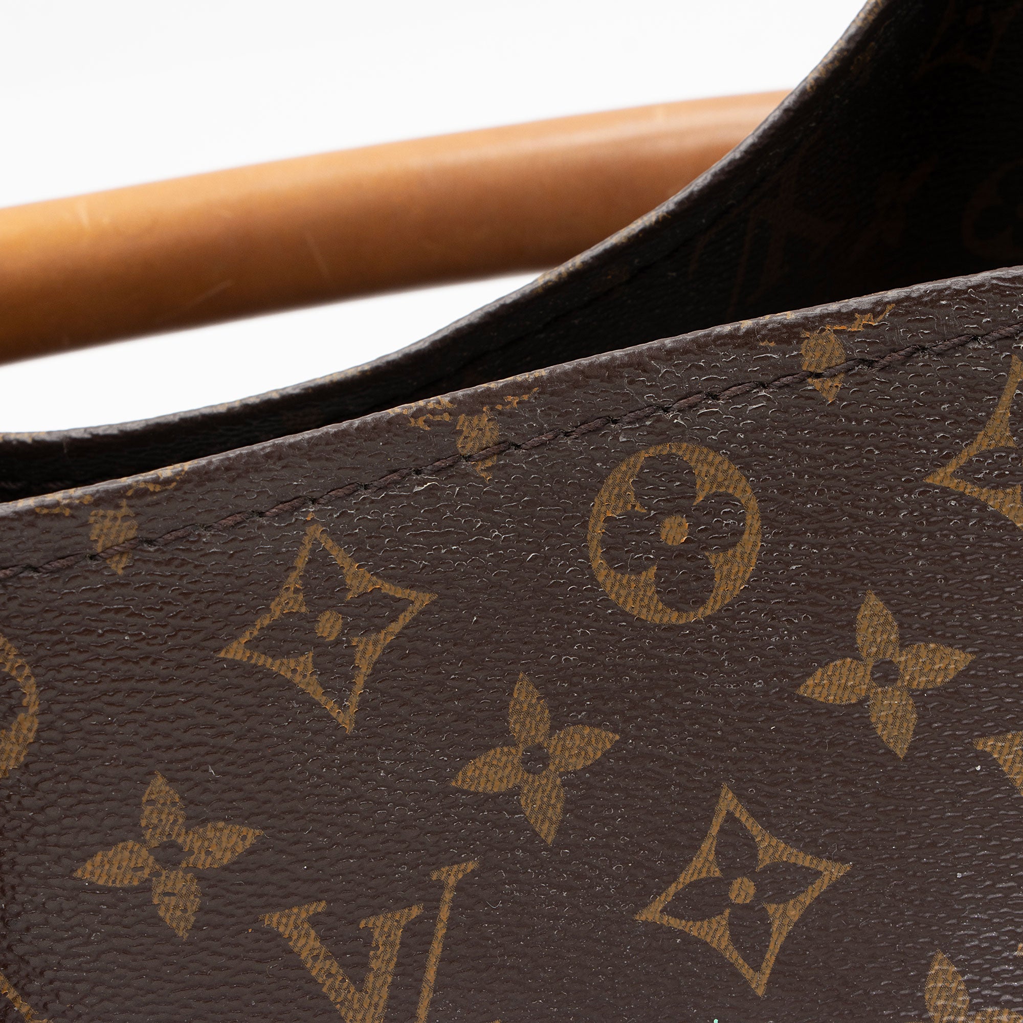 Louis Vuitton Monogram Canvas Artsy MM Shoulder Bag (SHF-giE8eU)